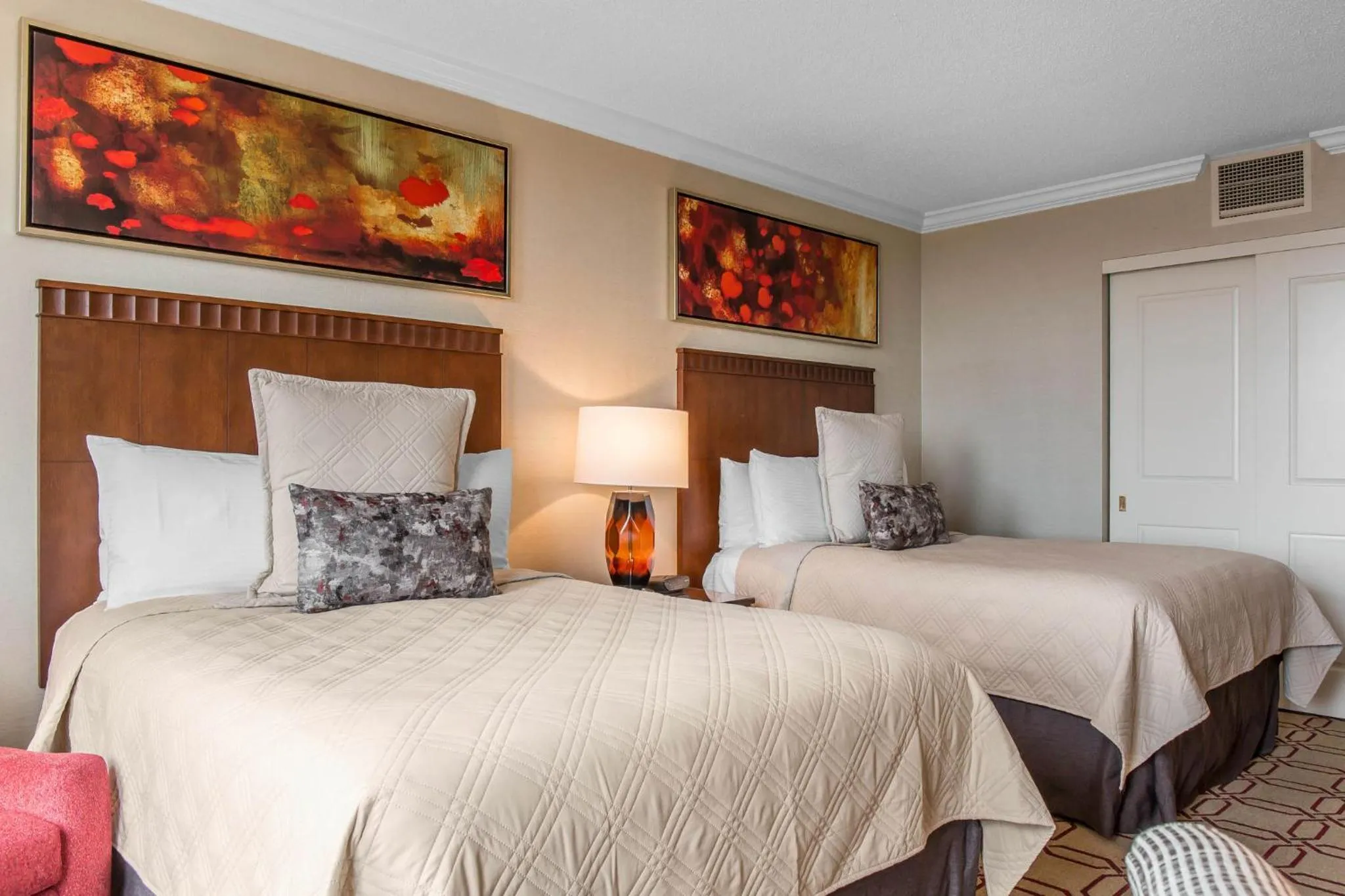 Bedroom, Bed in Omni Providence