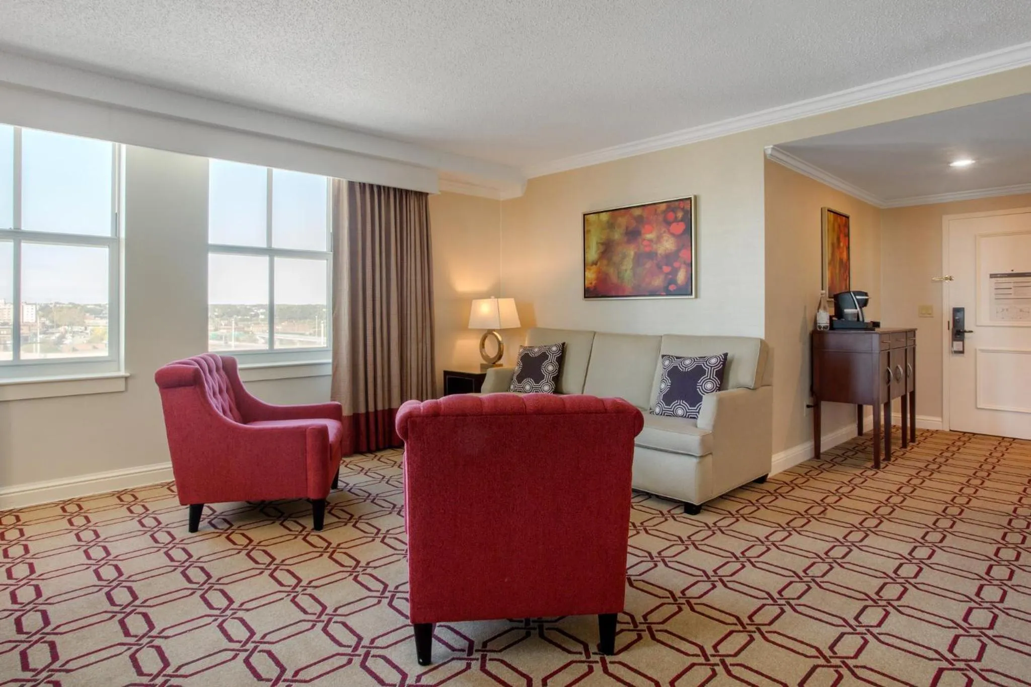 Photo of the whole room in Omni Providence