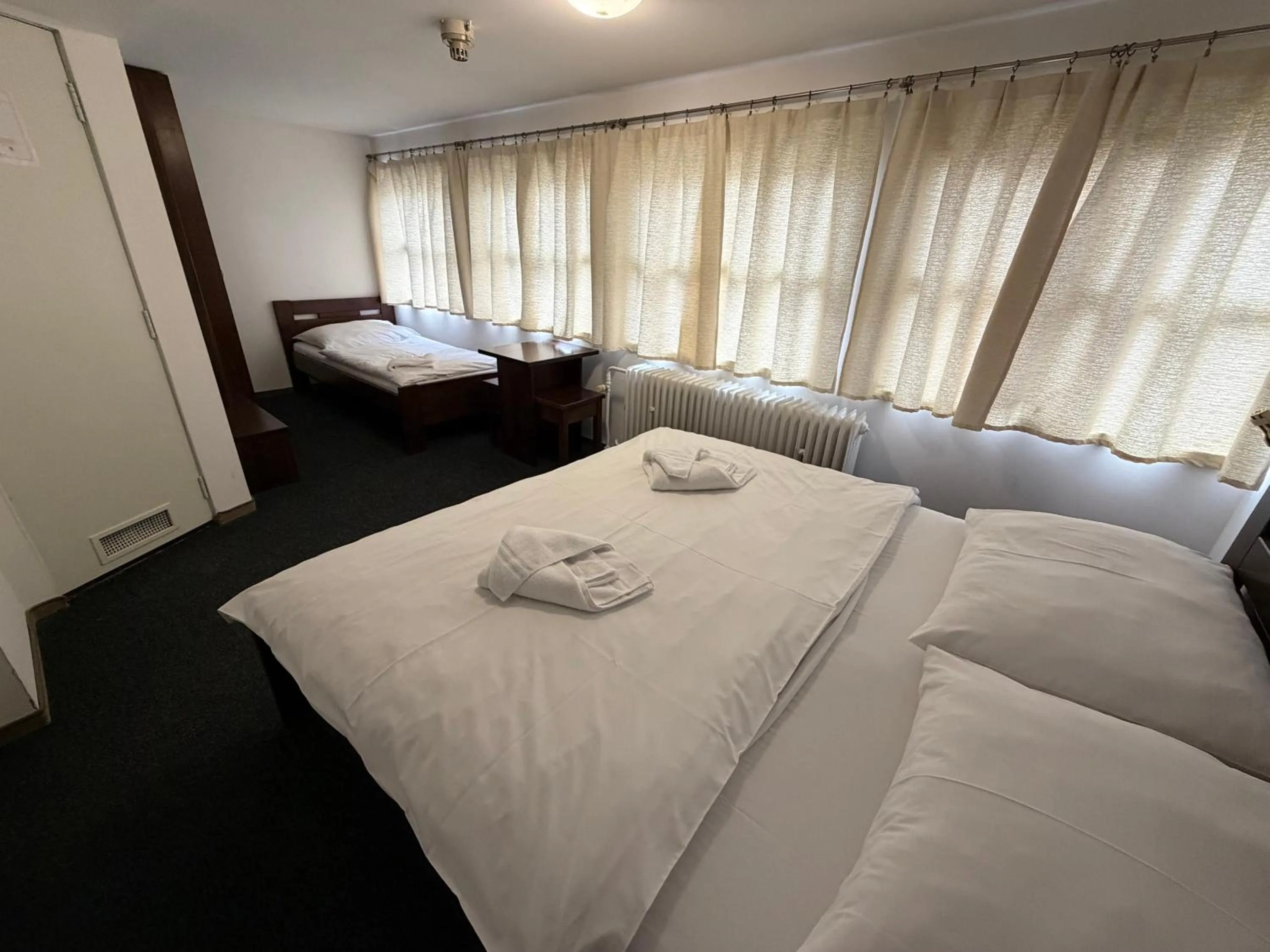Photo of the whole room, Bed in Botel Gracia