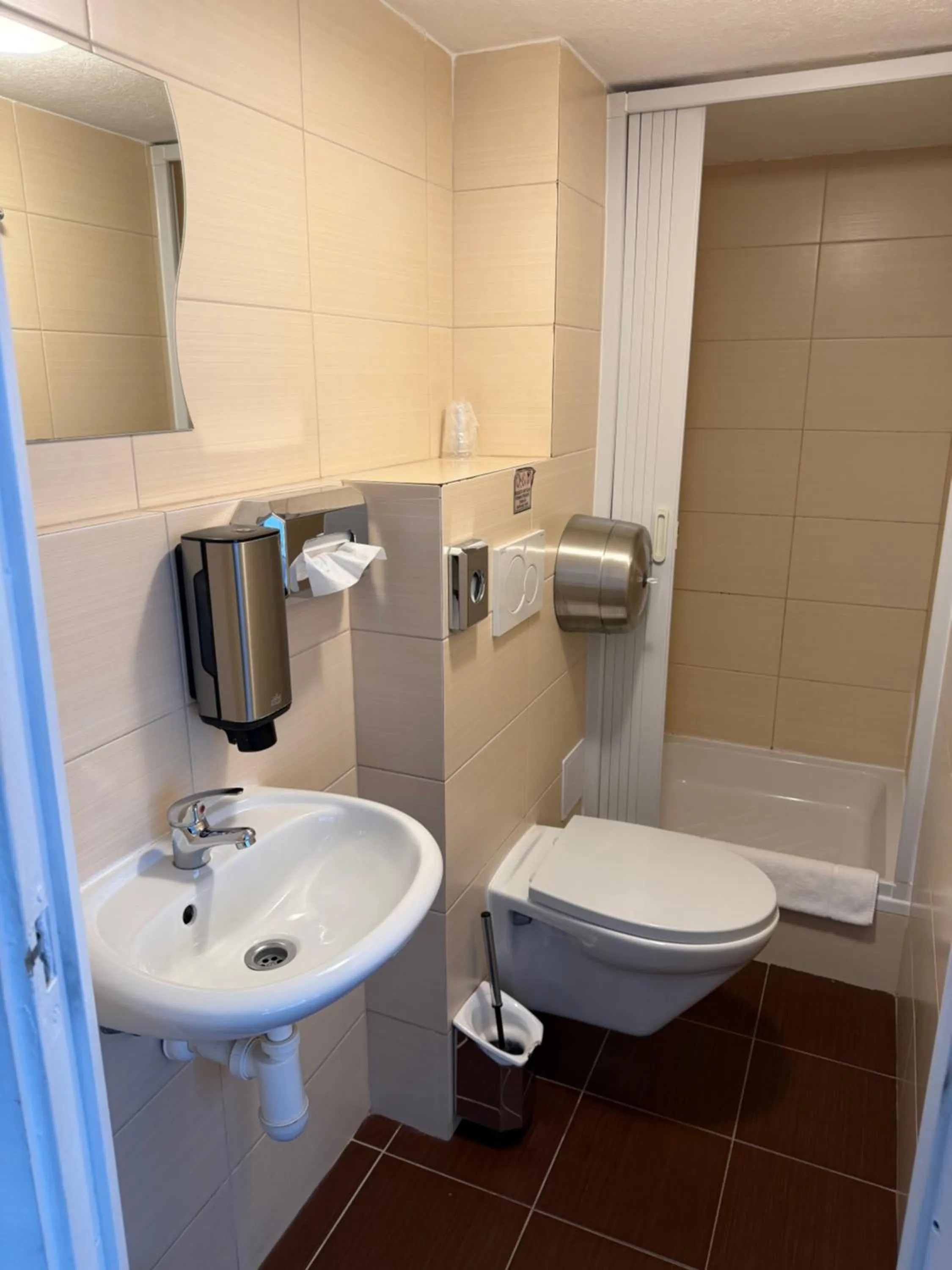 Bathroom in Botel Gracia