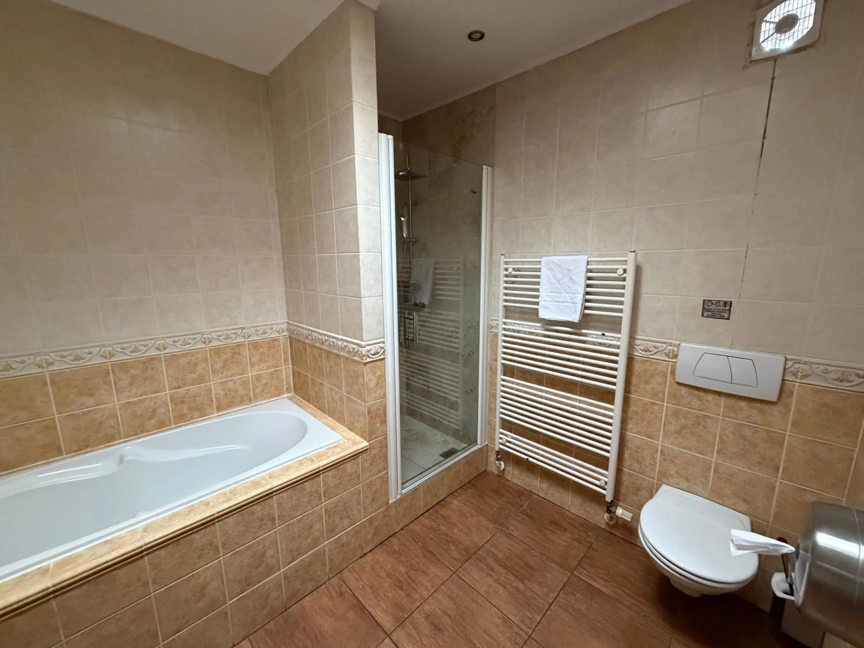 Bathroom in Botel Gracia