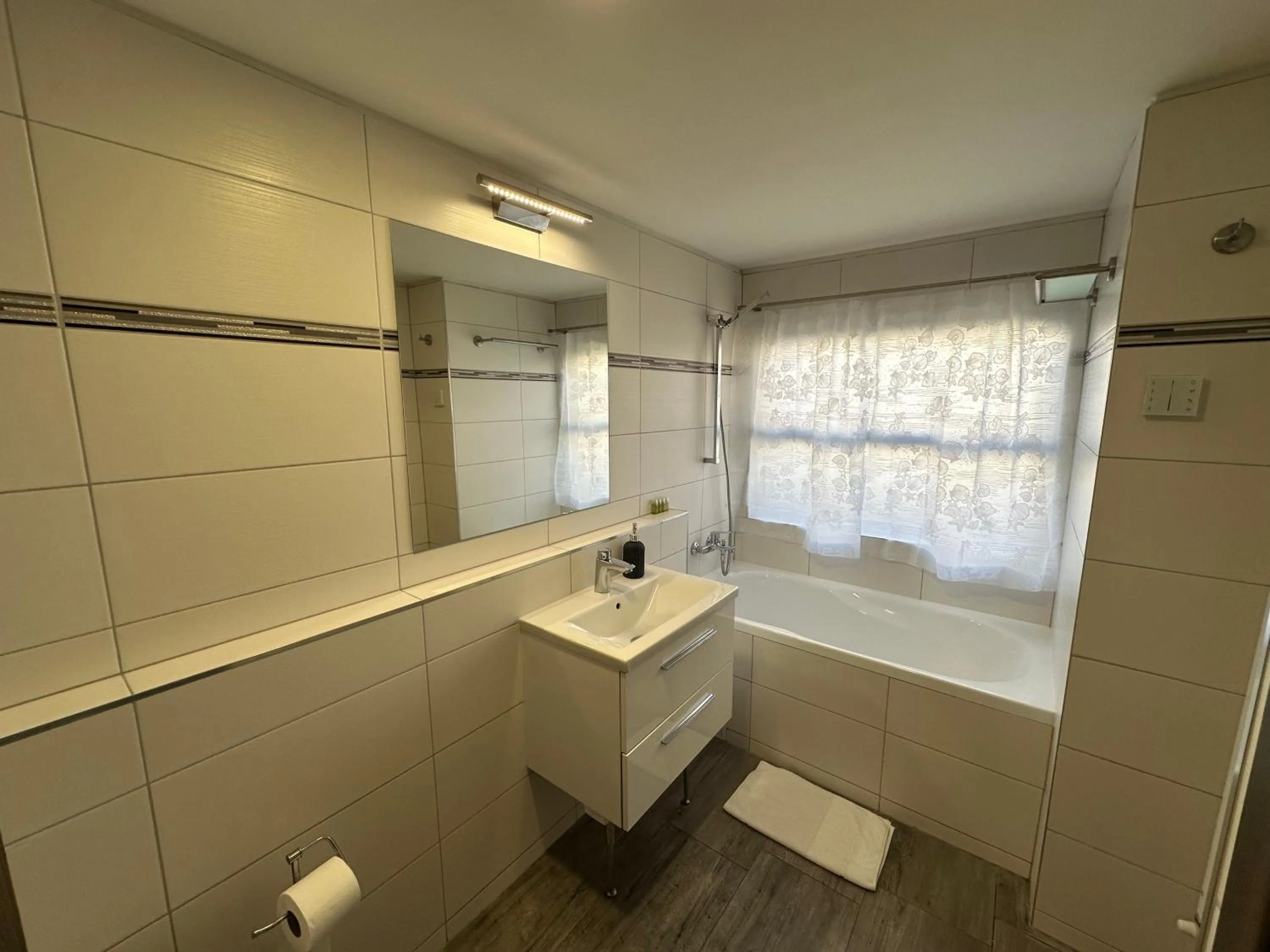 Bathroom in Botel Gracia