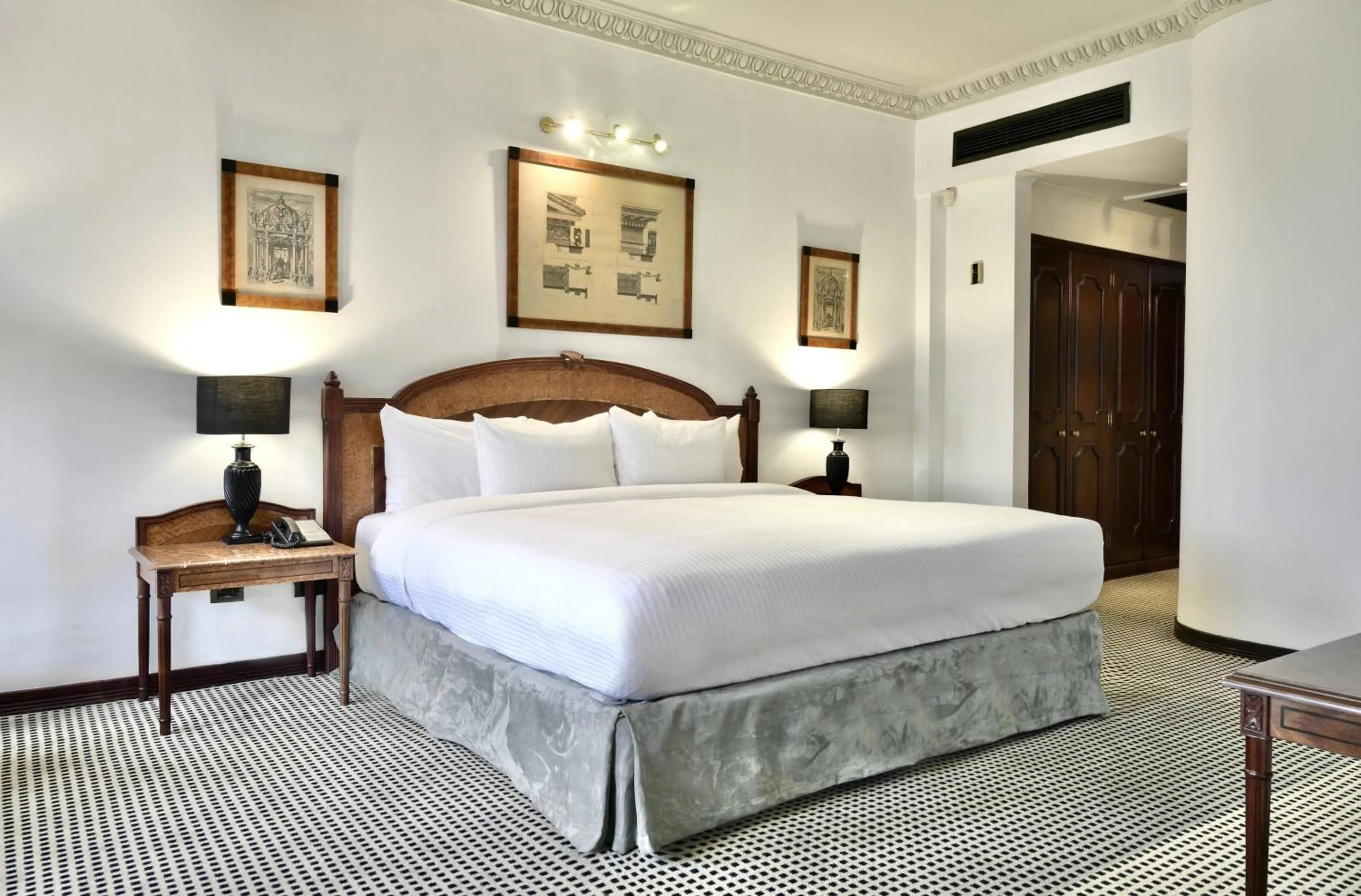 Bed in Meliá Caracas