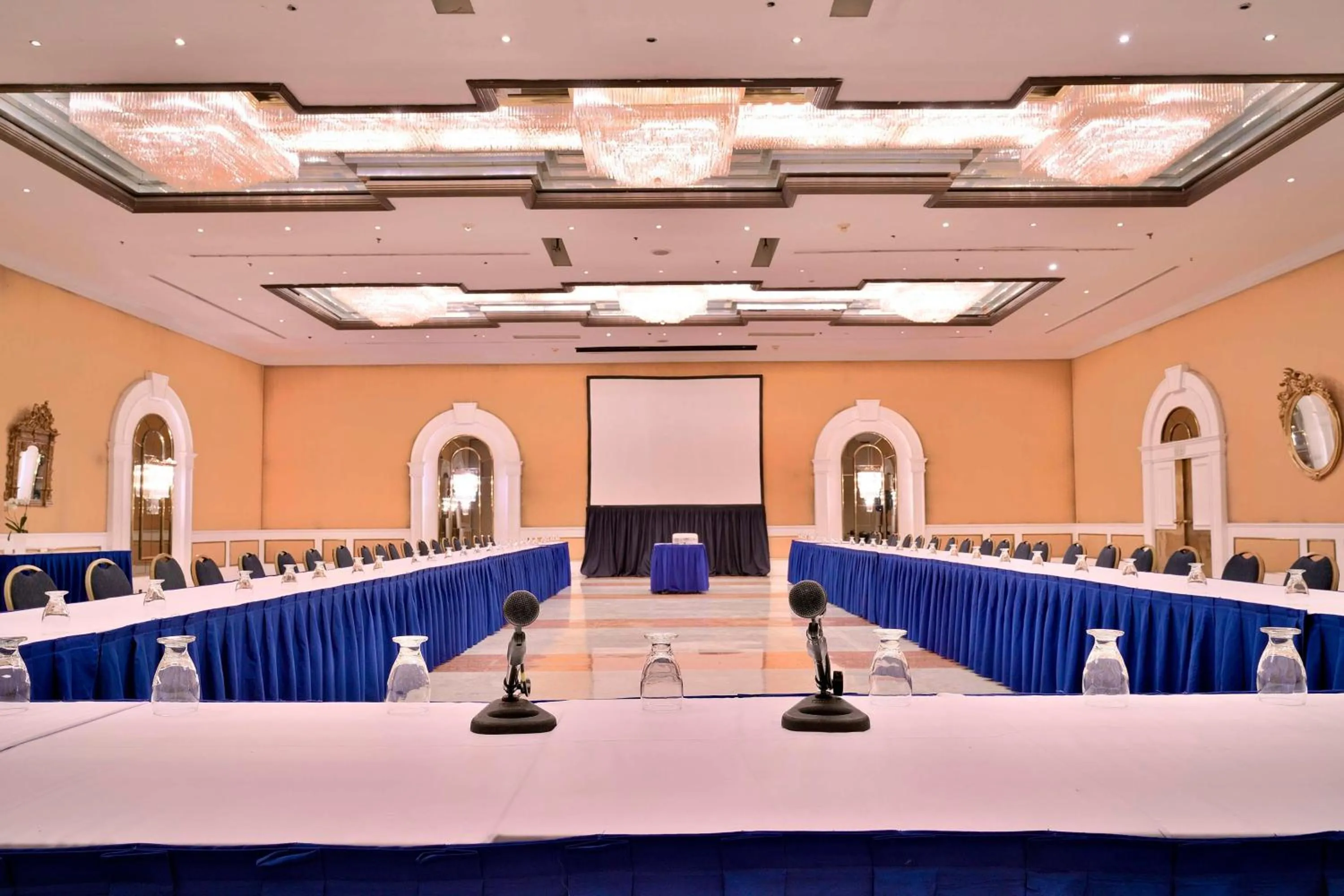 Meeting/conference room in Meliá Caracas