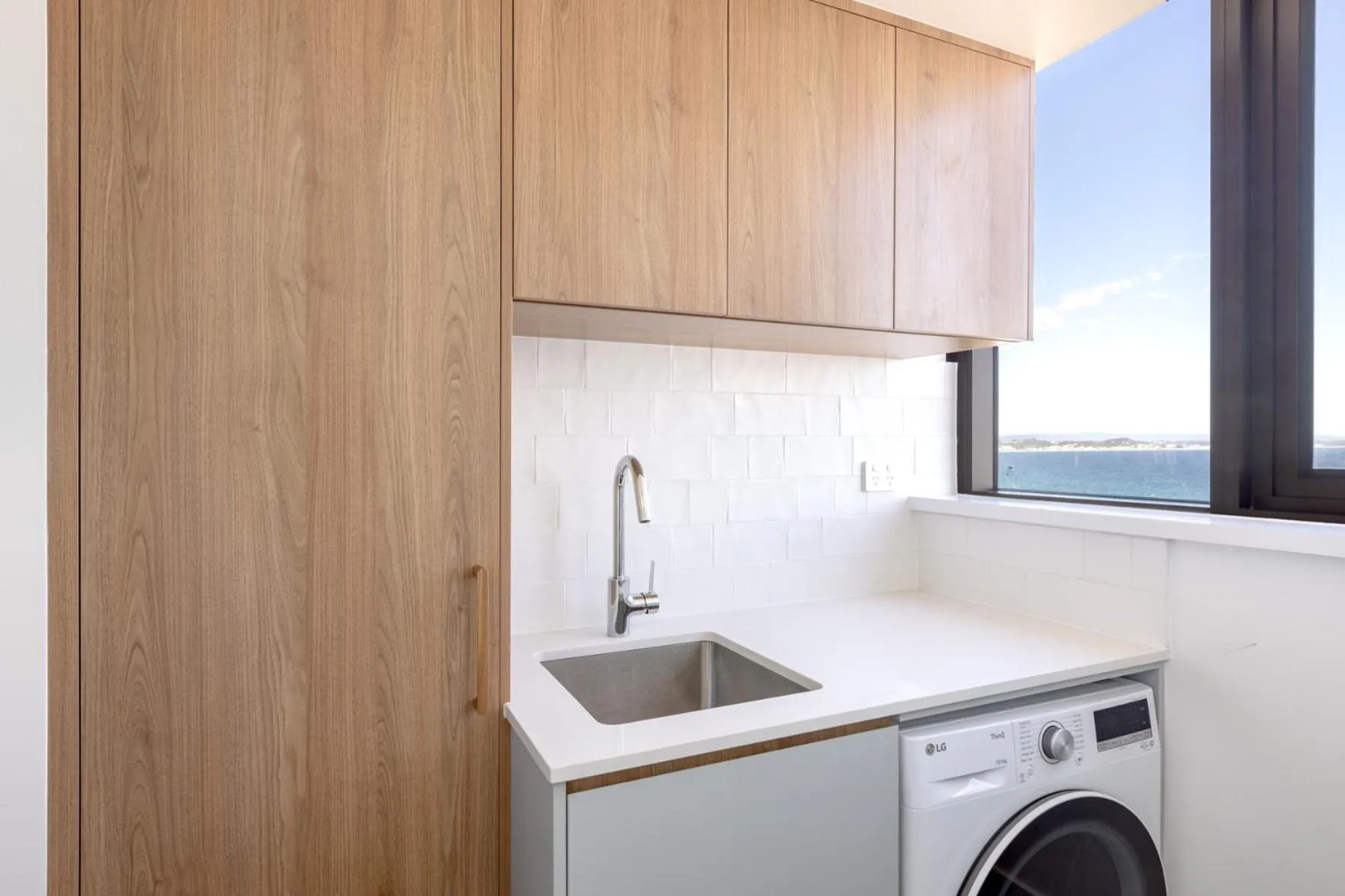 Columbia Beachfront Apartments on Rainbow Bay