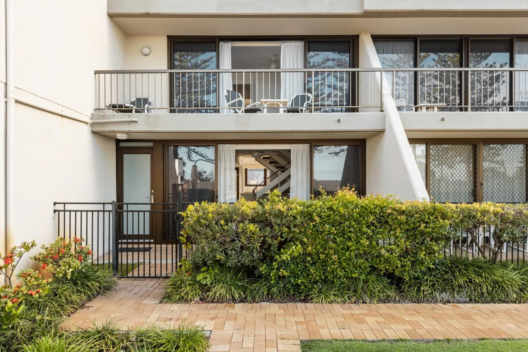 Columbia Beachfront Apartments on Rainbow Bay