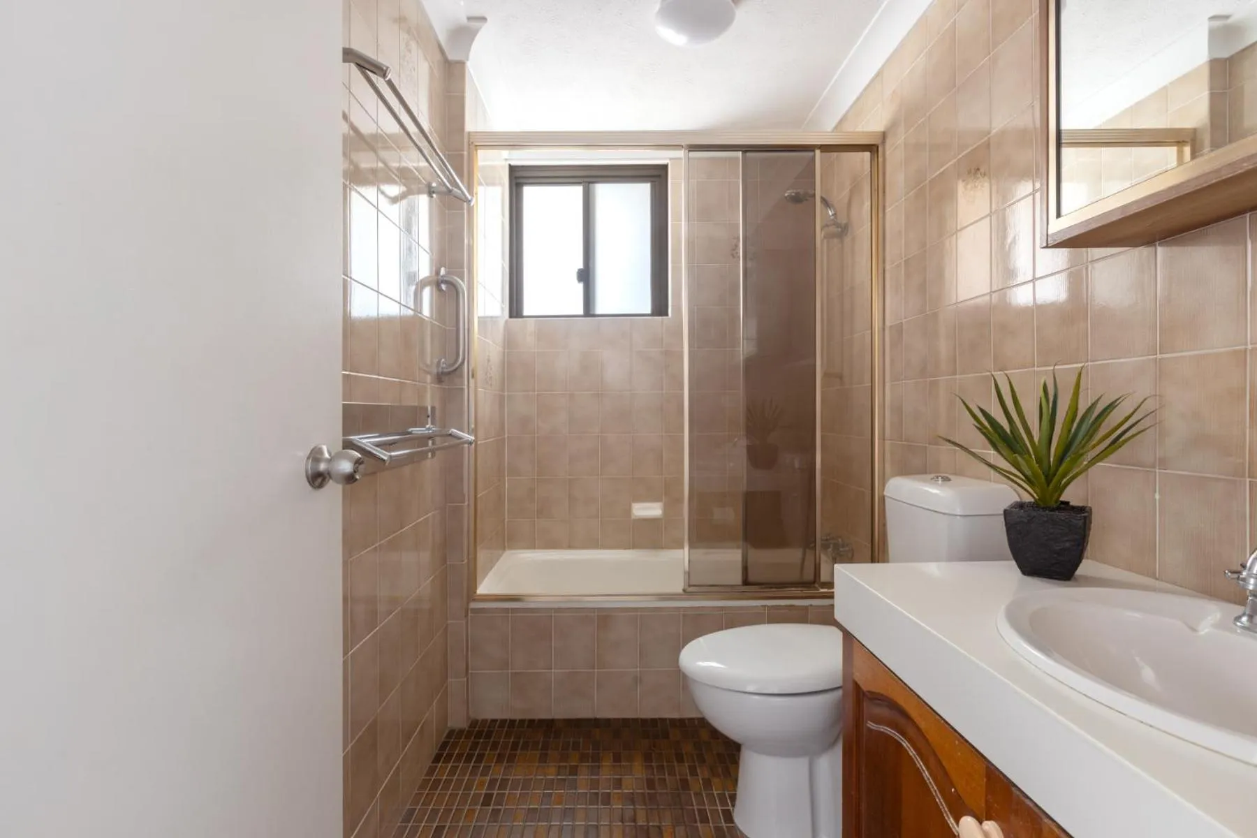 Columbia Beachfront Apartments on Rainbow Bay