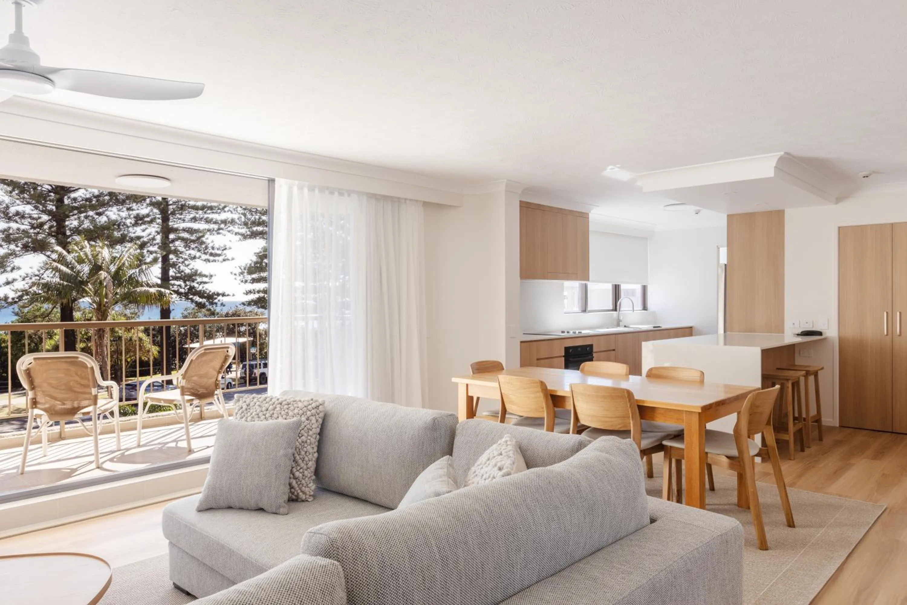 Columbia Beachfront Apartments on Rainbow Bay