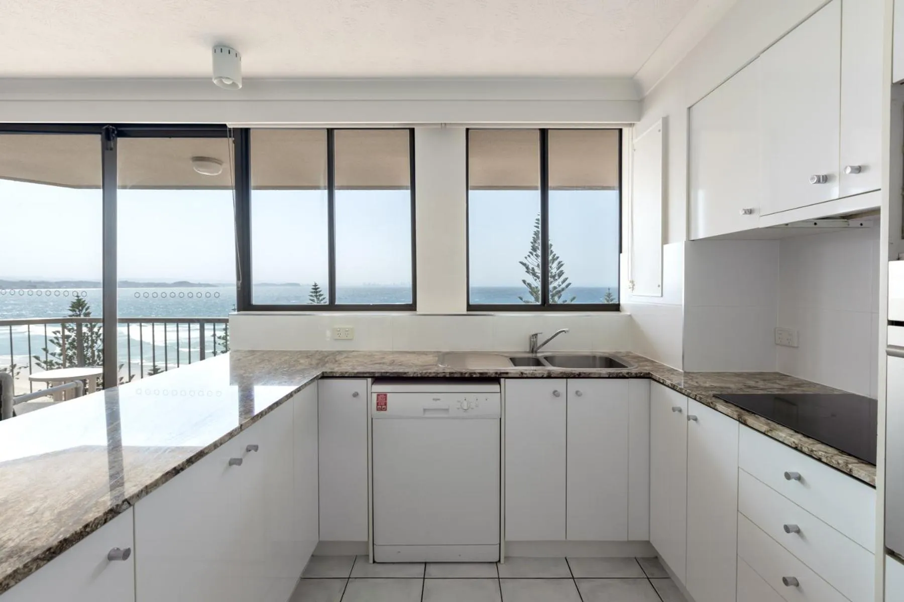 Columbia Beachfront Apartments on Rainbow Bay