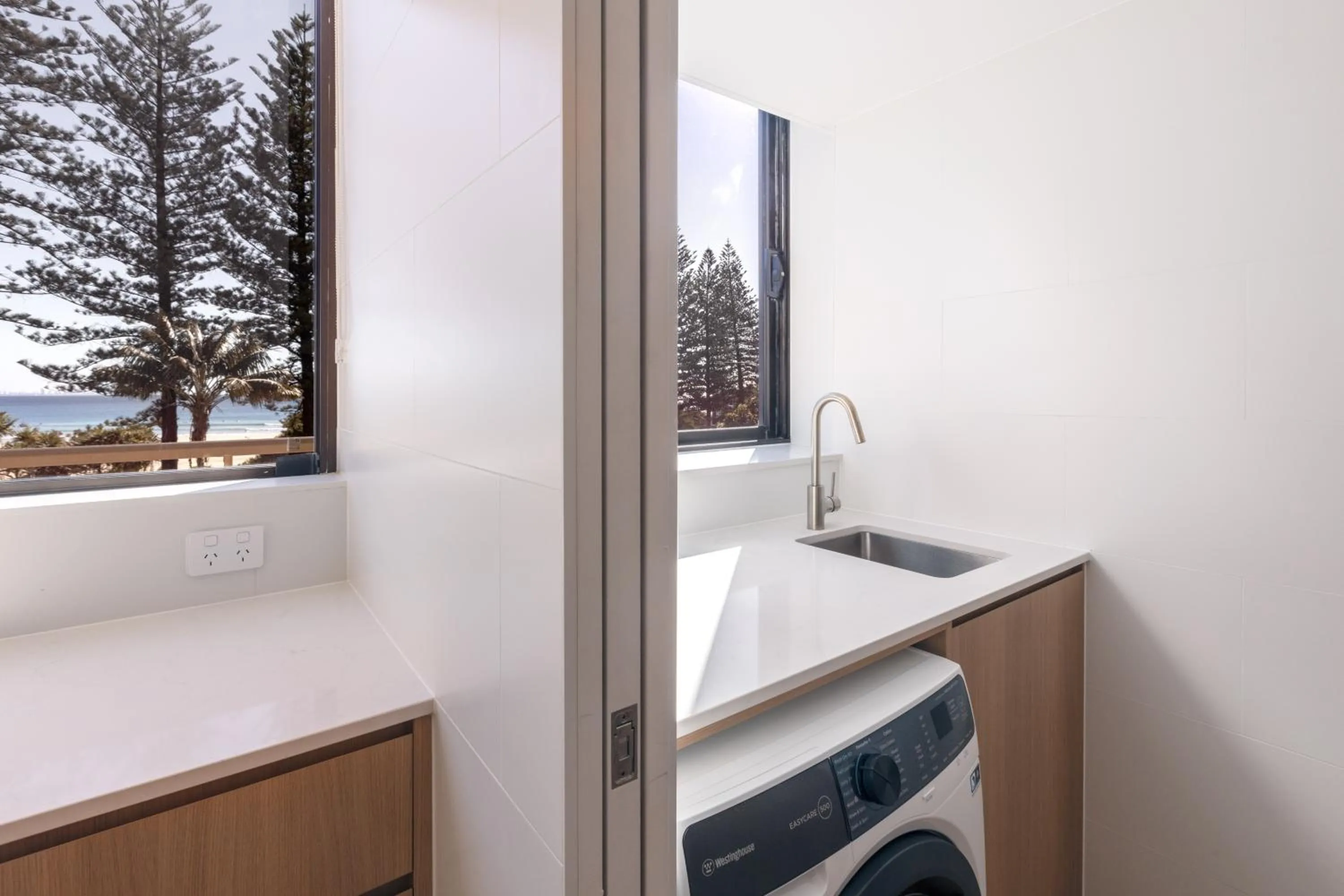 Columbia Beachfront Apartments on Rainbow Bay