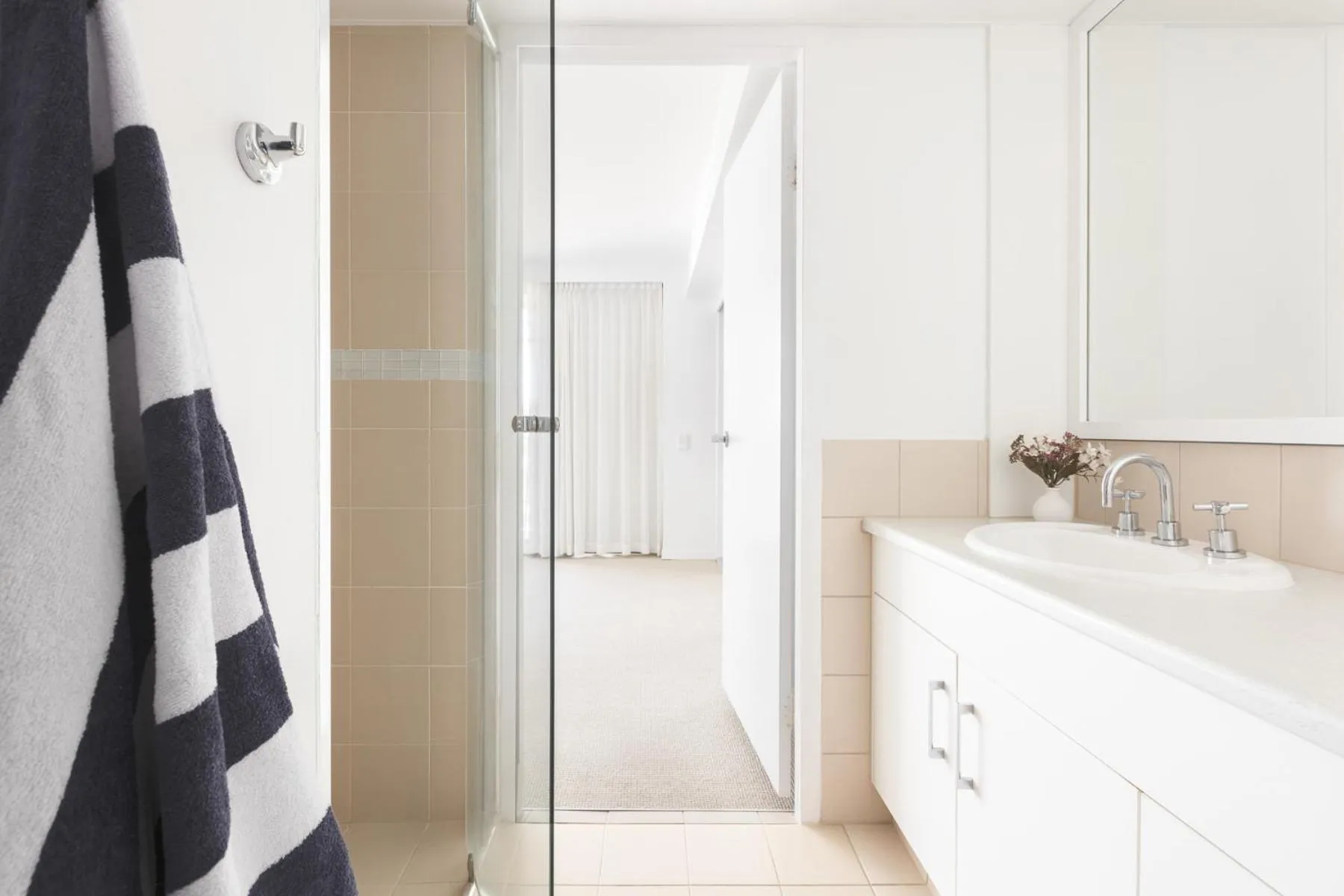 Columbia Beachfront Apartments on Rainbow Bay