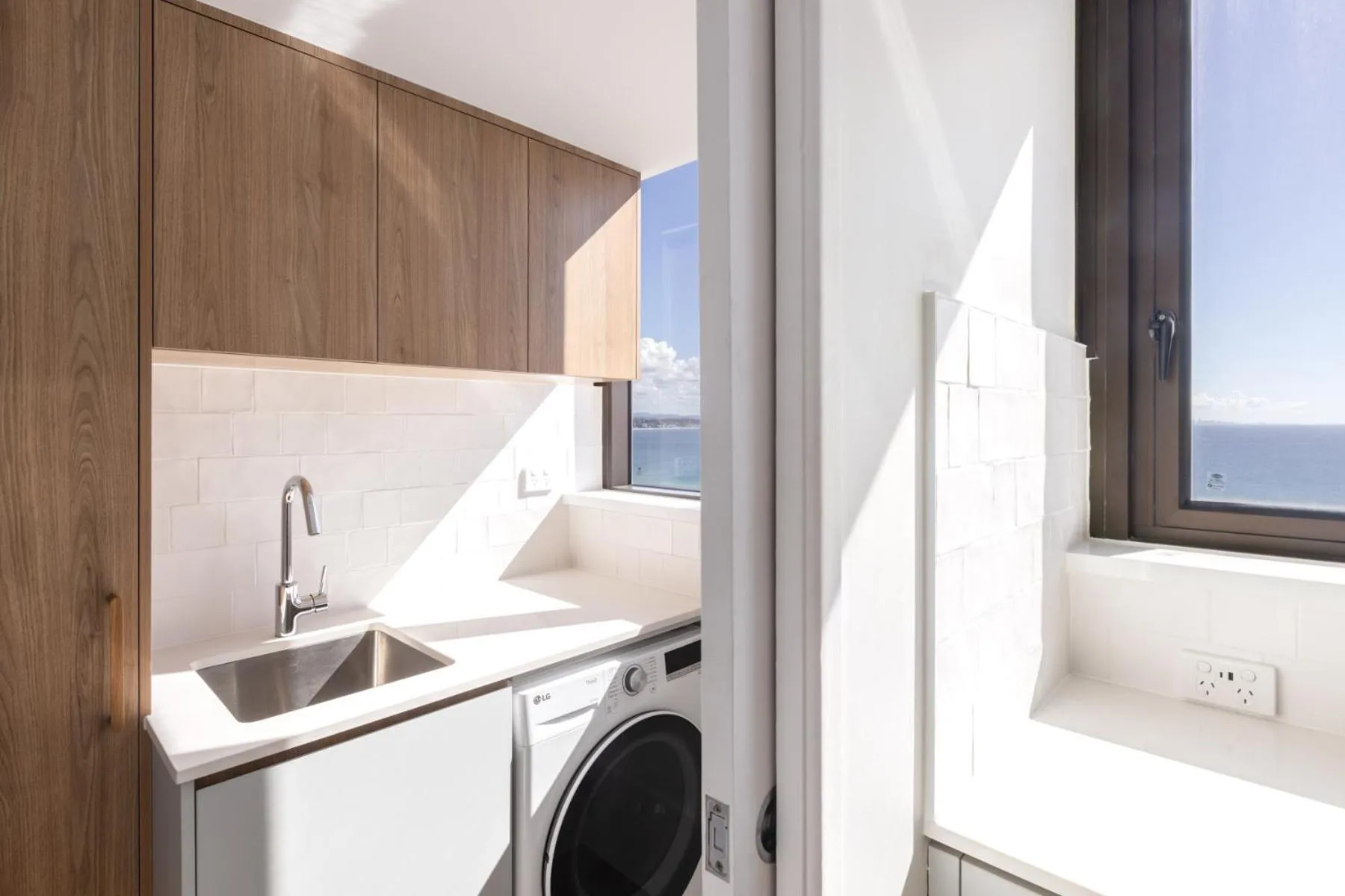 Columbia Beachfront Apartments on Rainbow Bay