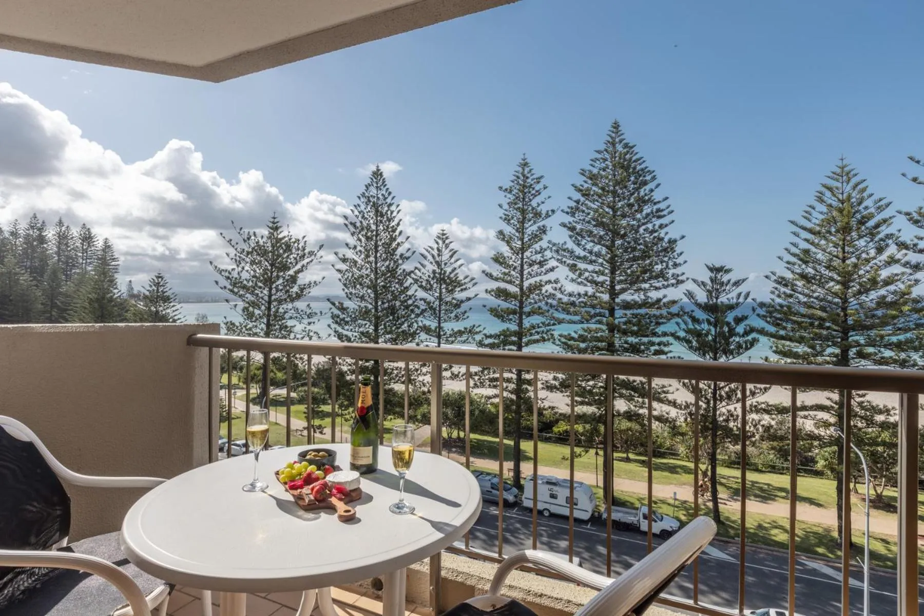 Columbia Beachfront Apartments on Rainbow Bay