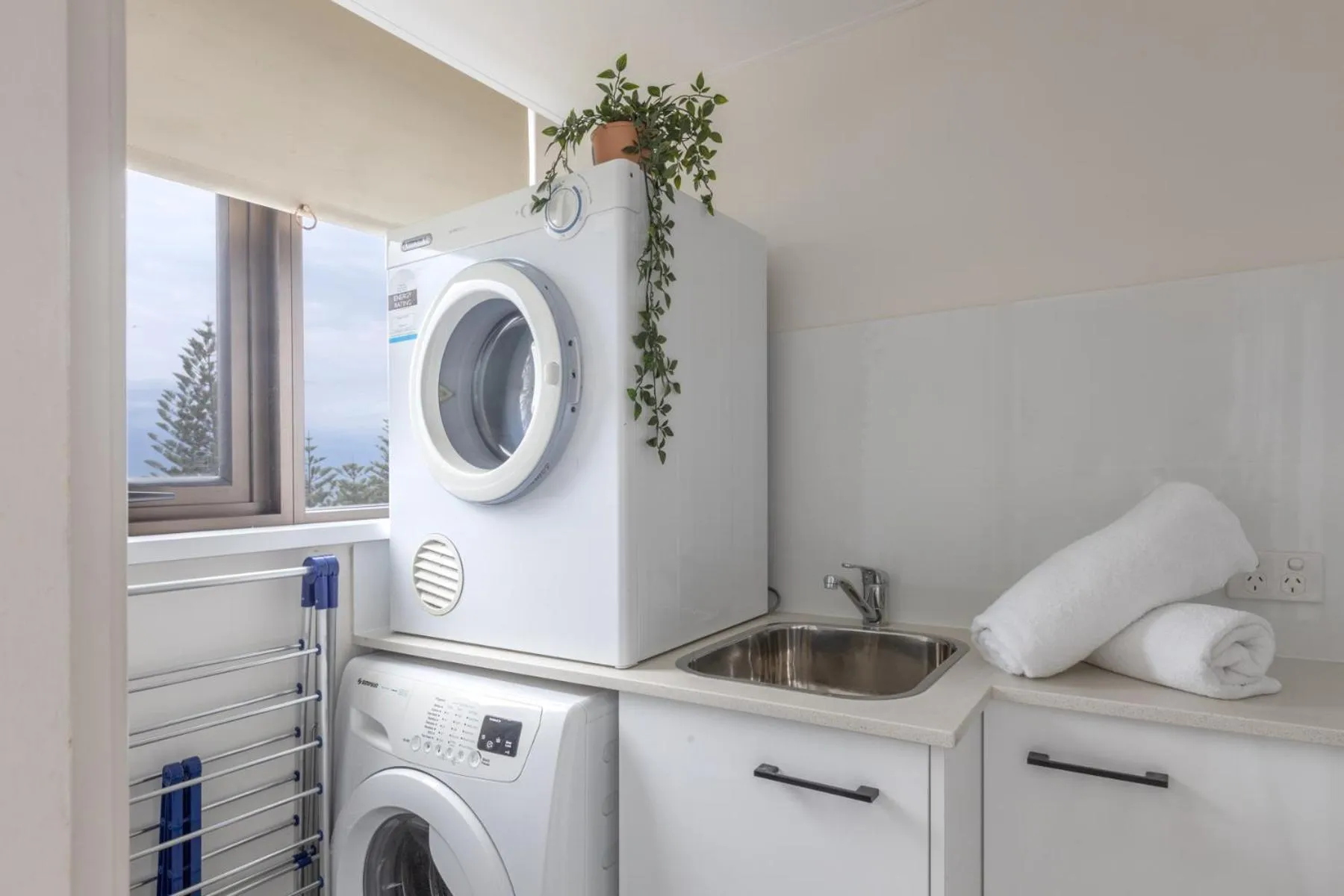 Columbia Beachfront Apartments on Rainbow Bay