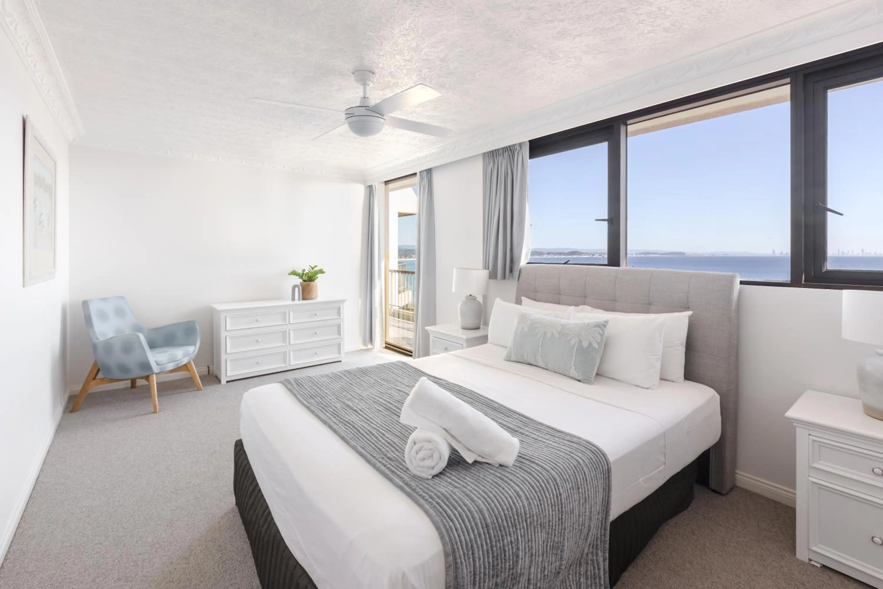 Bed in Columbia Beachfront Apartments on Rainbow Bay