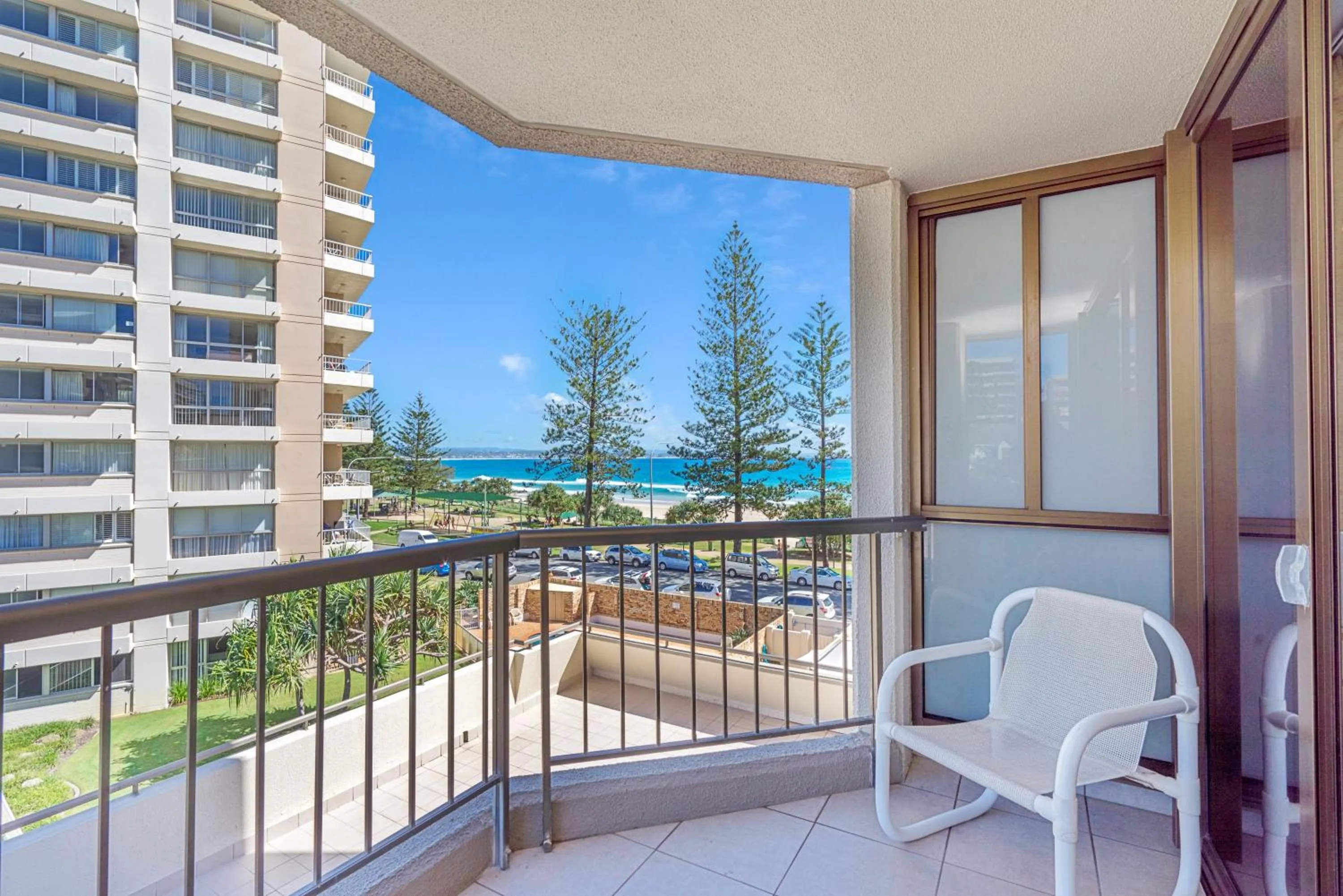 Columbia Beachfront Apartments on Rainbow Bay