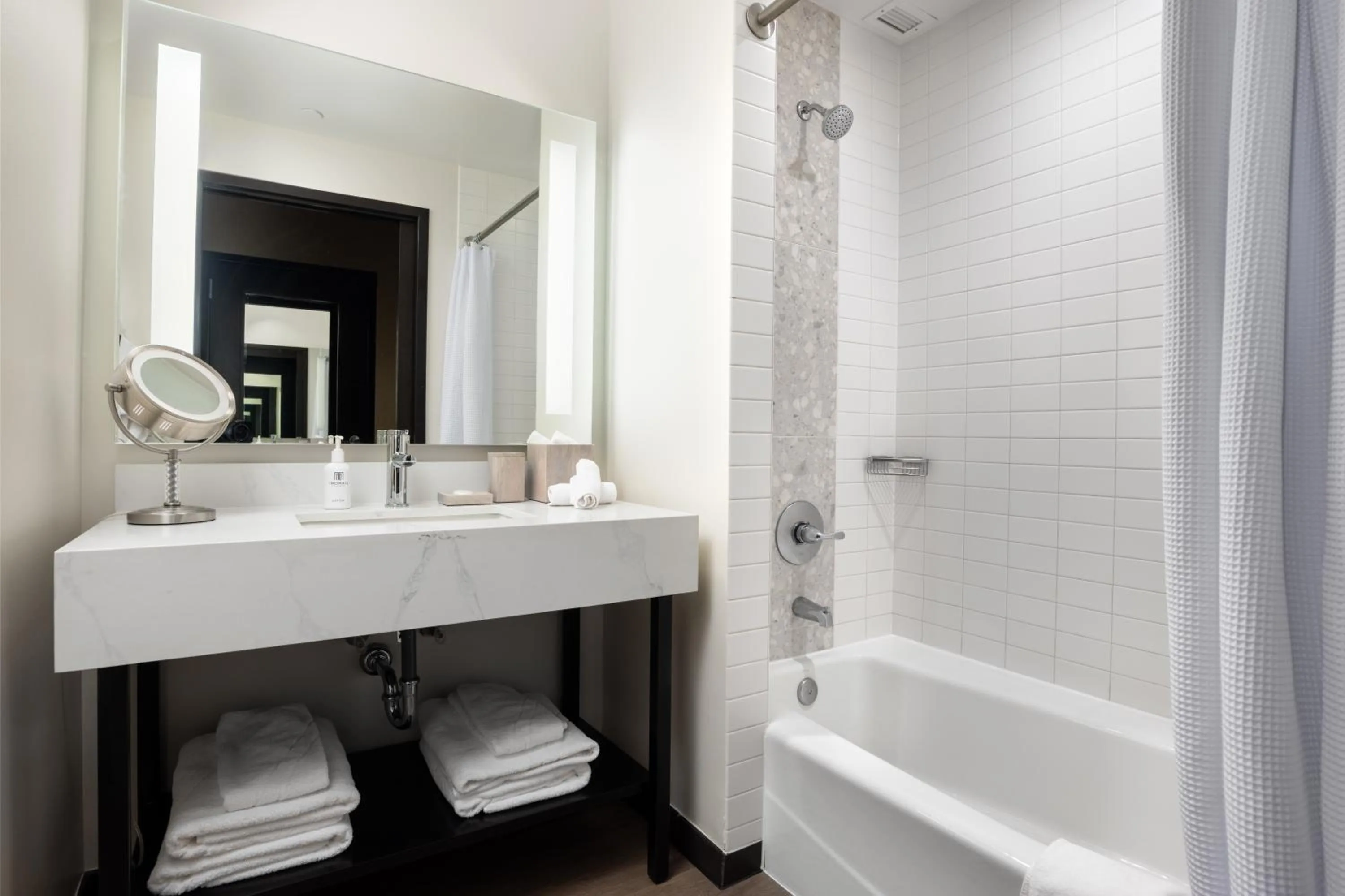 Shower in The Moran CITYCENTRE