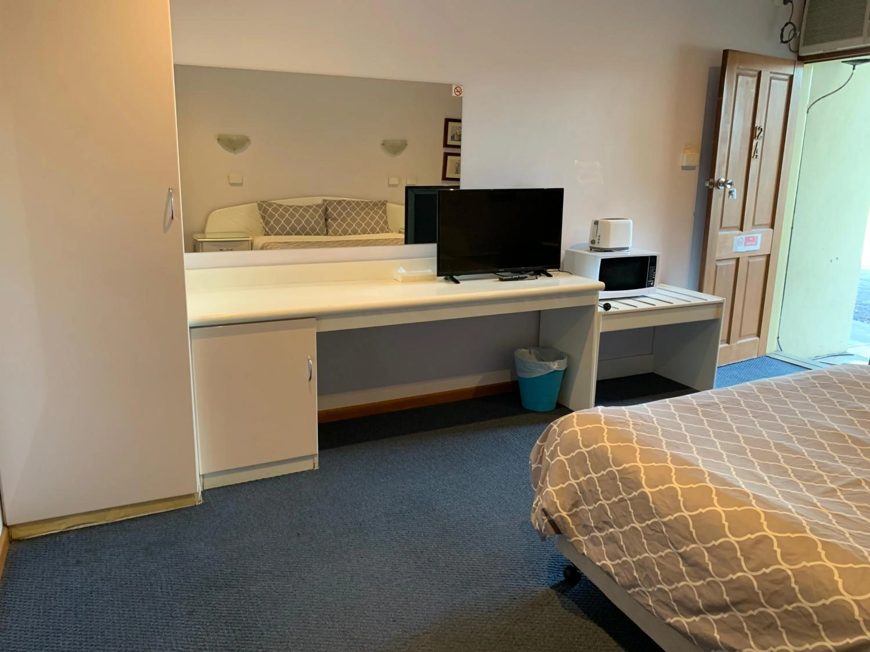 Bed in Casey on Princes Motel