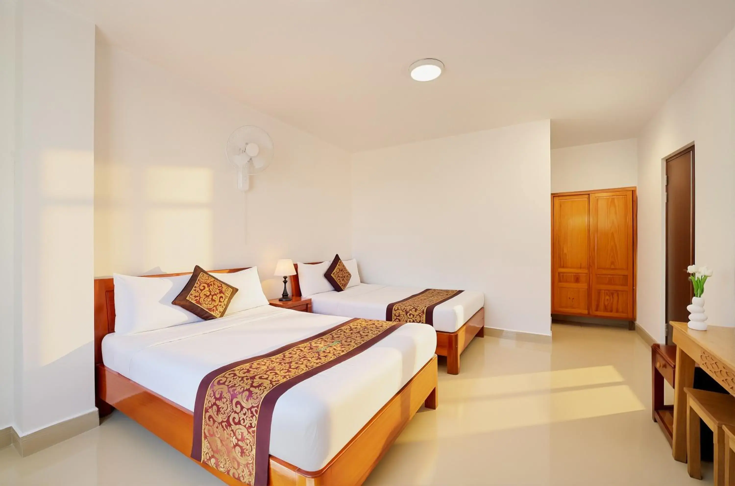 VIP Quadruple Room with City View in Phu Tho Da Lat Hotel VIP Quadruple Room with City View in Phu Tho Da Lat Hotel