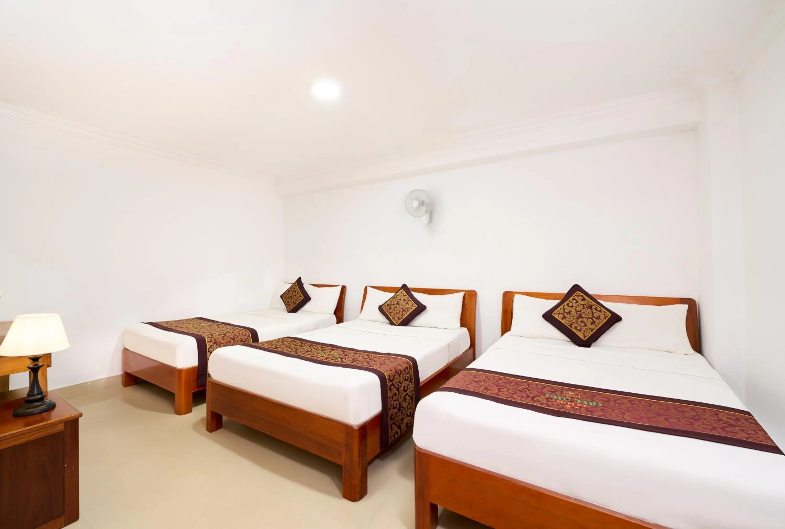 Bed in Phu Tho Da Lat Hotel