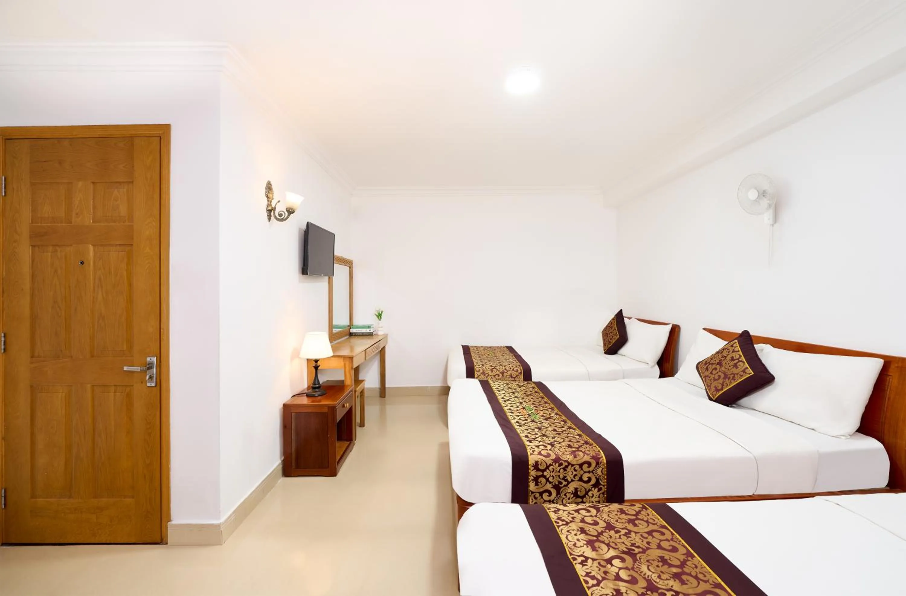 Bed in Phu Tho Da Lat Hotel