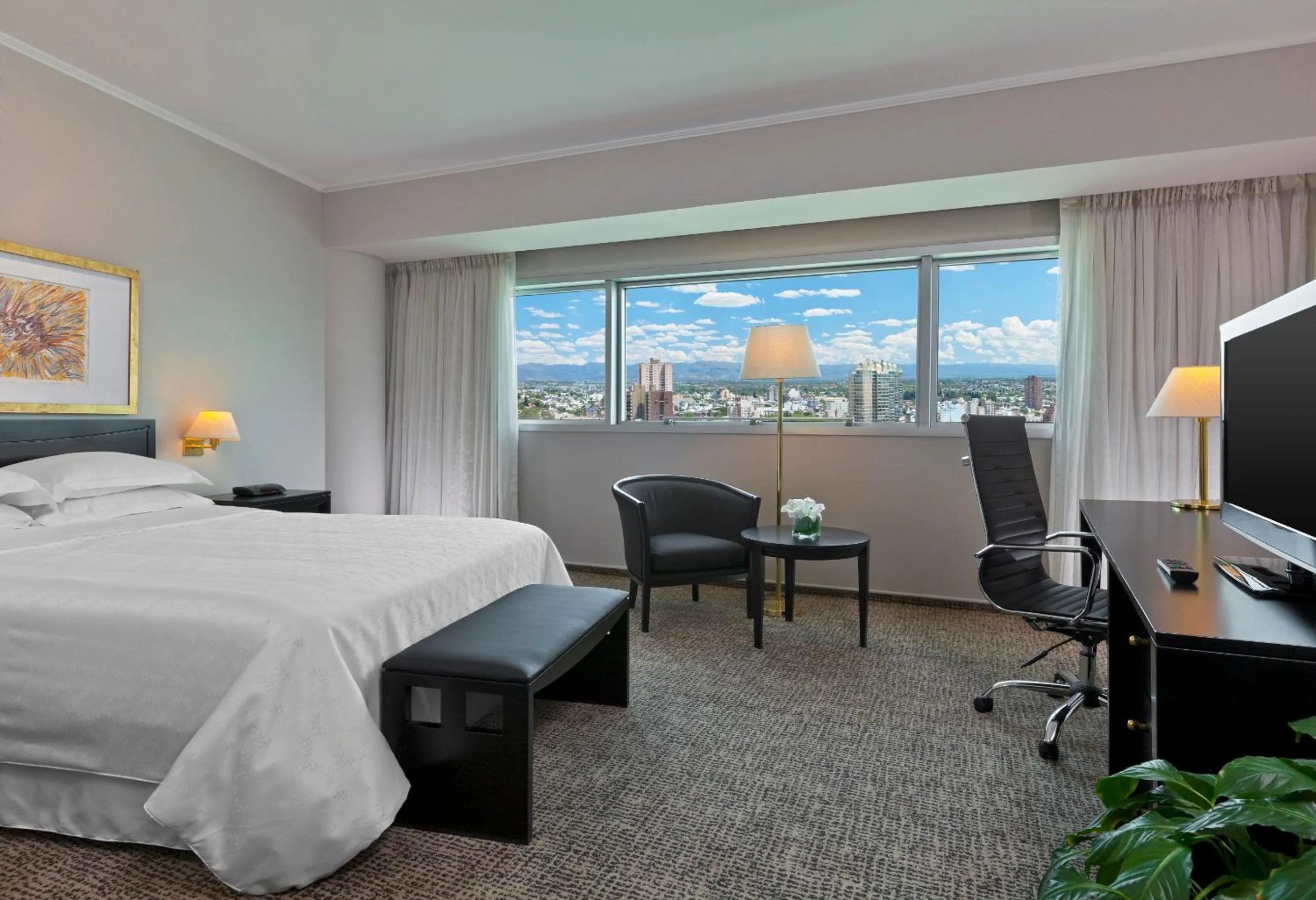 Photo of the whole room, Bed in Quinto Centenario Hotel