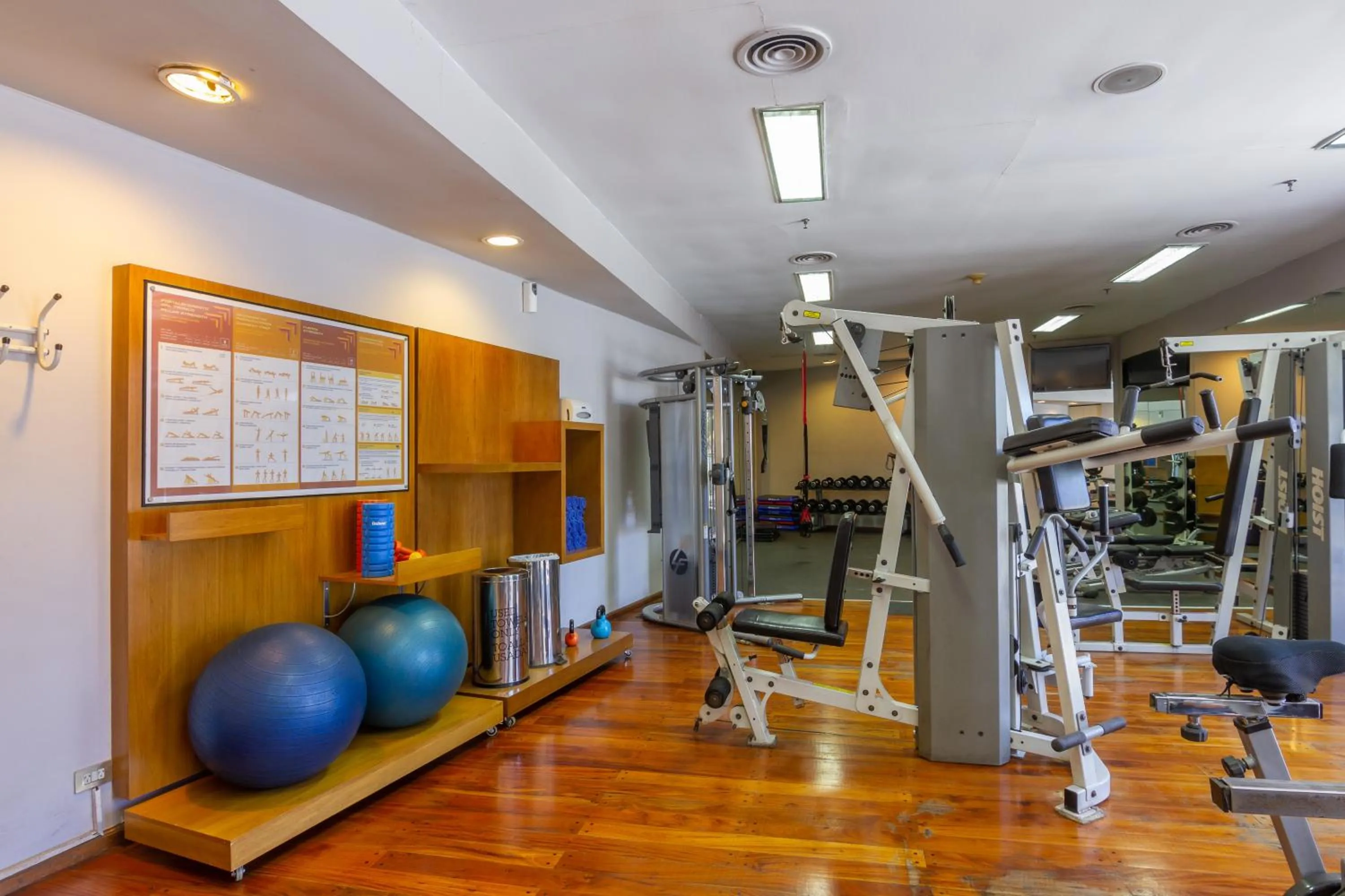 Fitness centre/facilities in Quinto Centenario Hotel