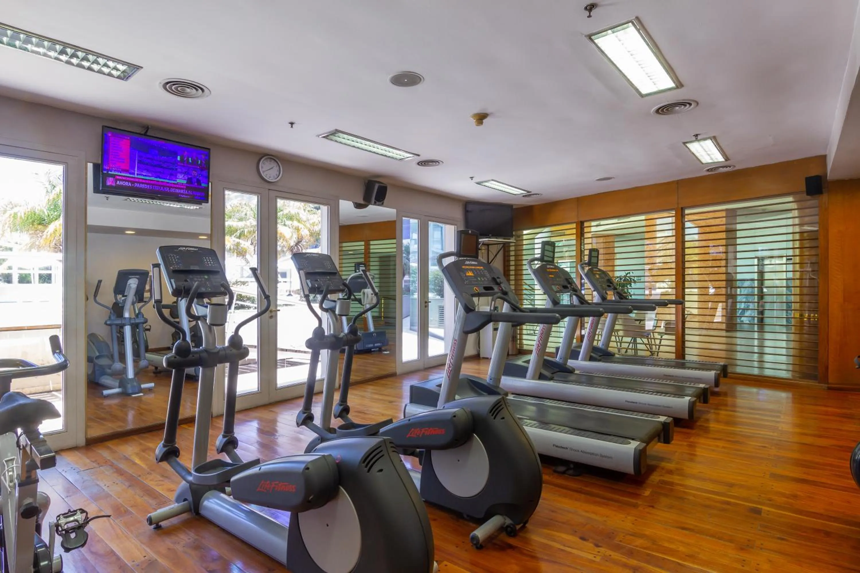 Fitness centre/facilities in Quinto Centenario Hotel