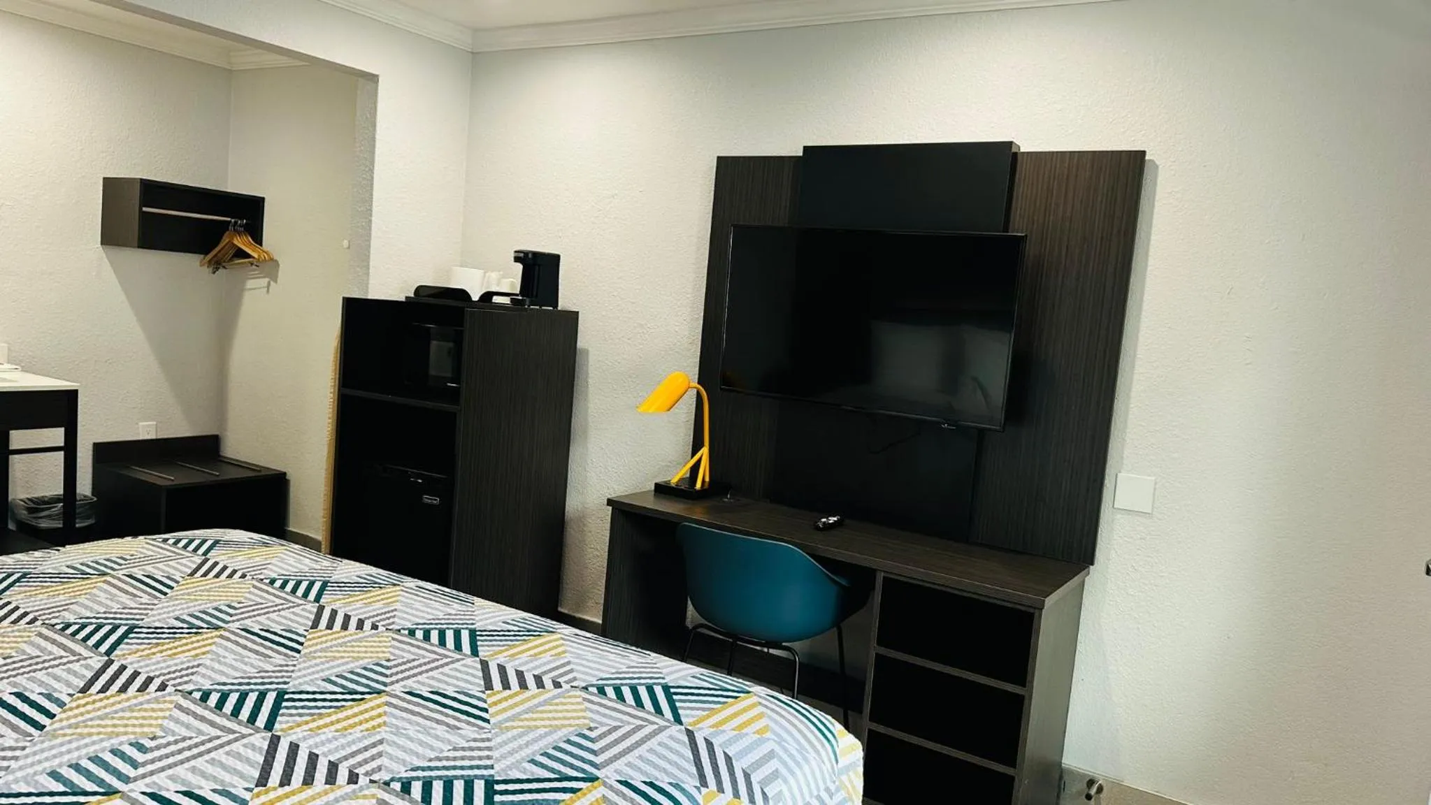 Bed in Studio 6 Suites San Ysidro CA San Diego South Bay