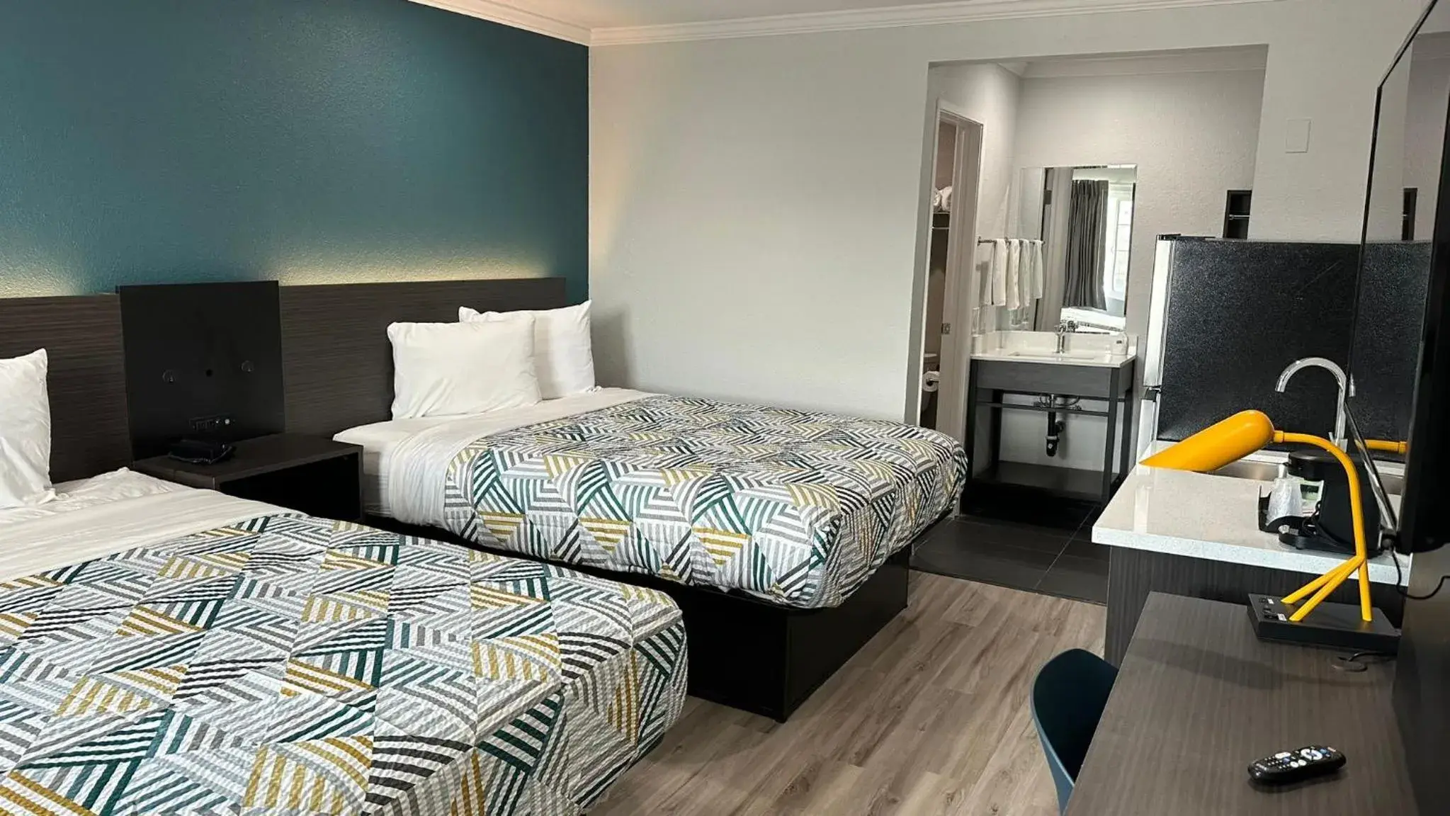 Bed in Studio 6 Suites San Ysidro CA San Diego South Bay Bed in Studio 6 Suites San Ysidro CA San Diego South Bay