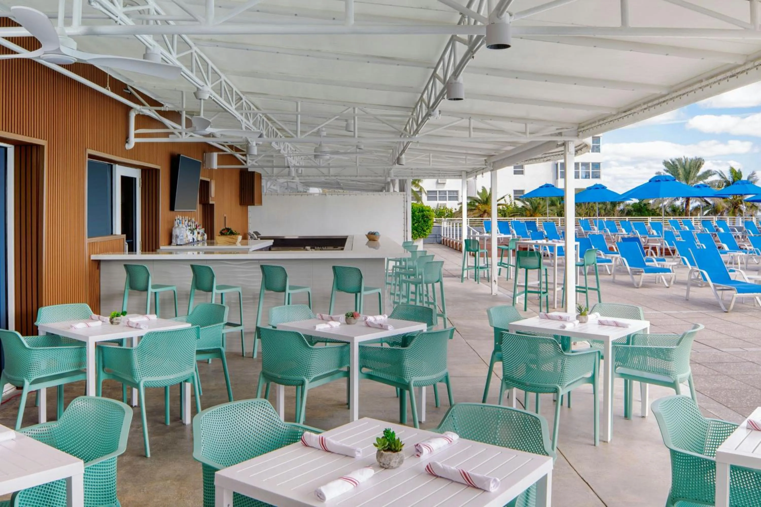Lounge or bar in The Westin Fort Lauderdale Beach Resort
