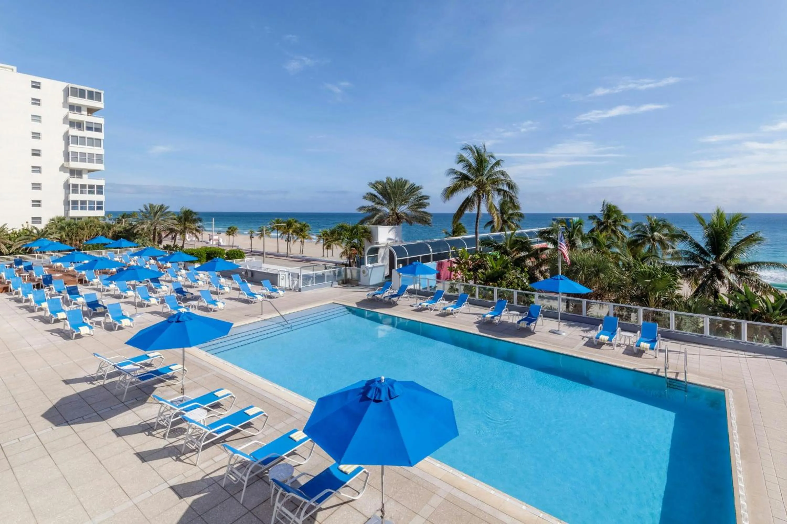 Swimming pool in The Westin Fort Lauderdale Beach Resort