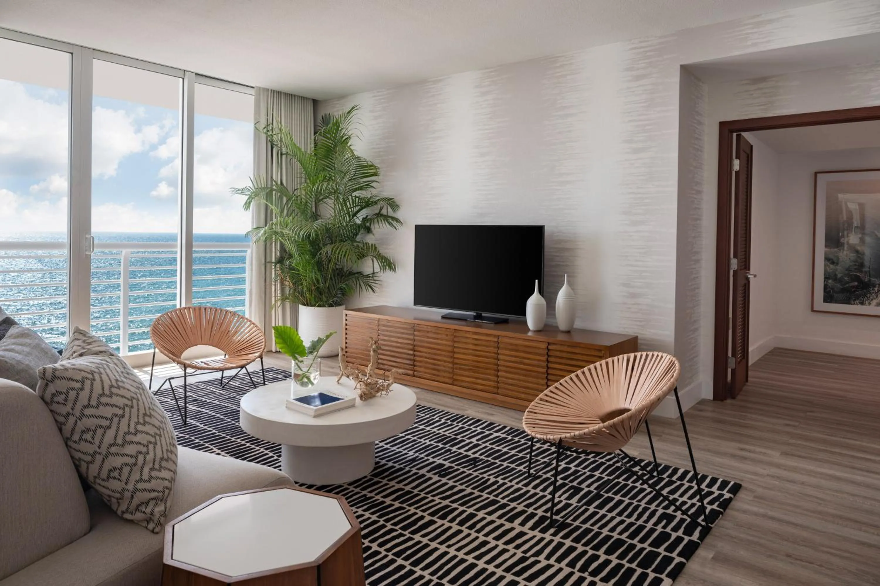 Living room in The Westin Fort Lauderdale Beach Resort