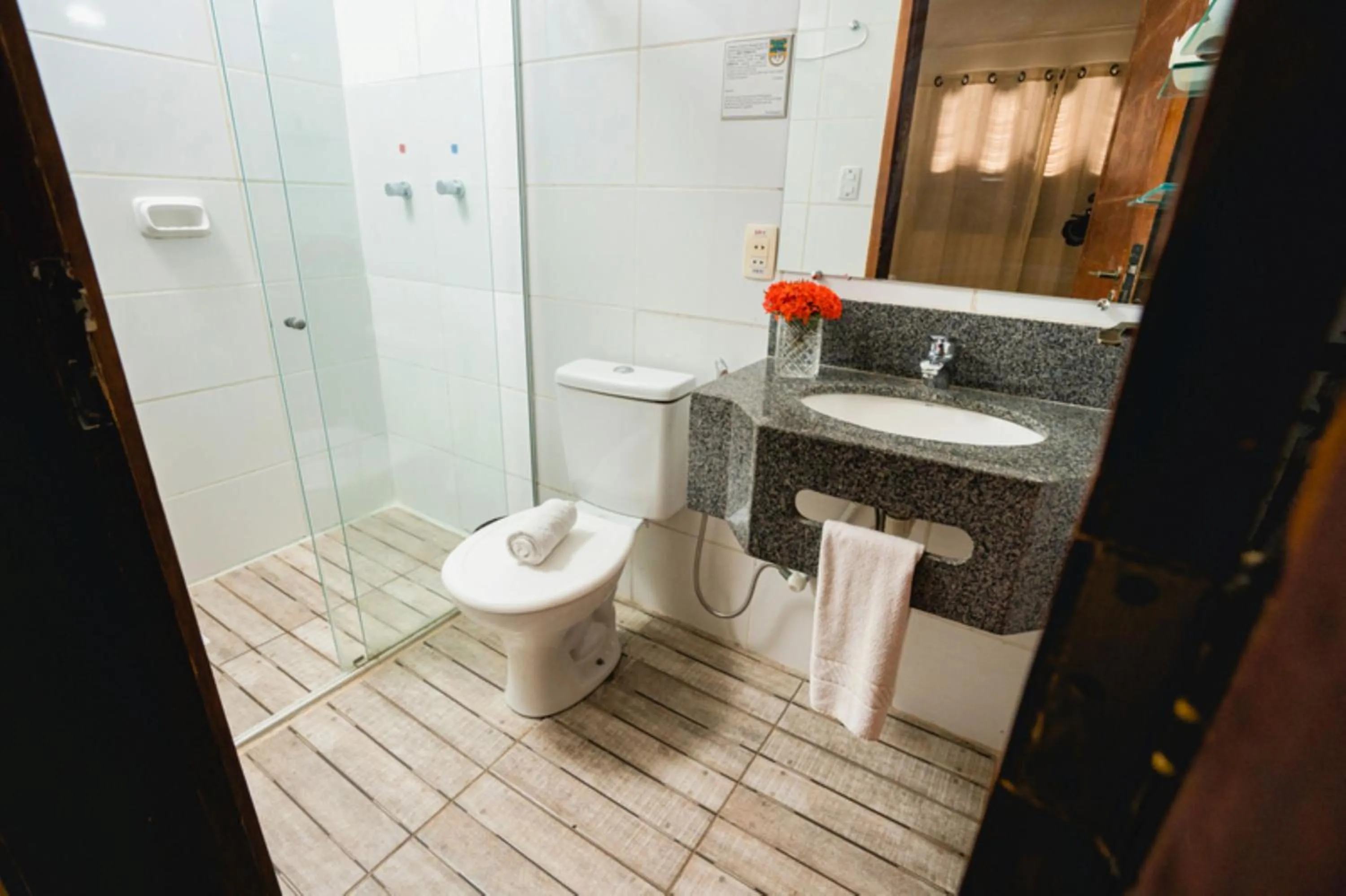 Shower in Pousada Bicho Preguiça