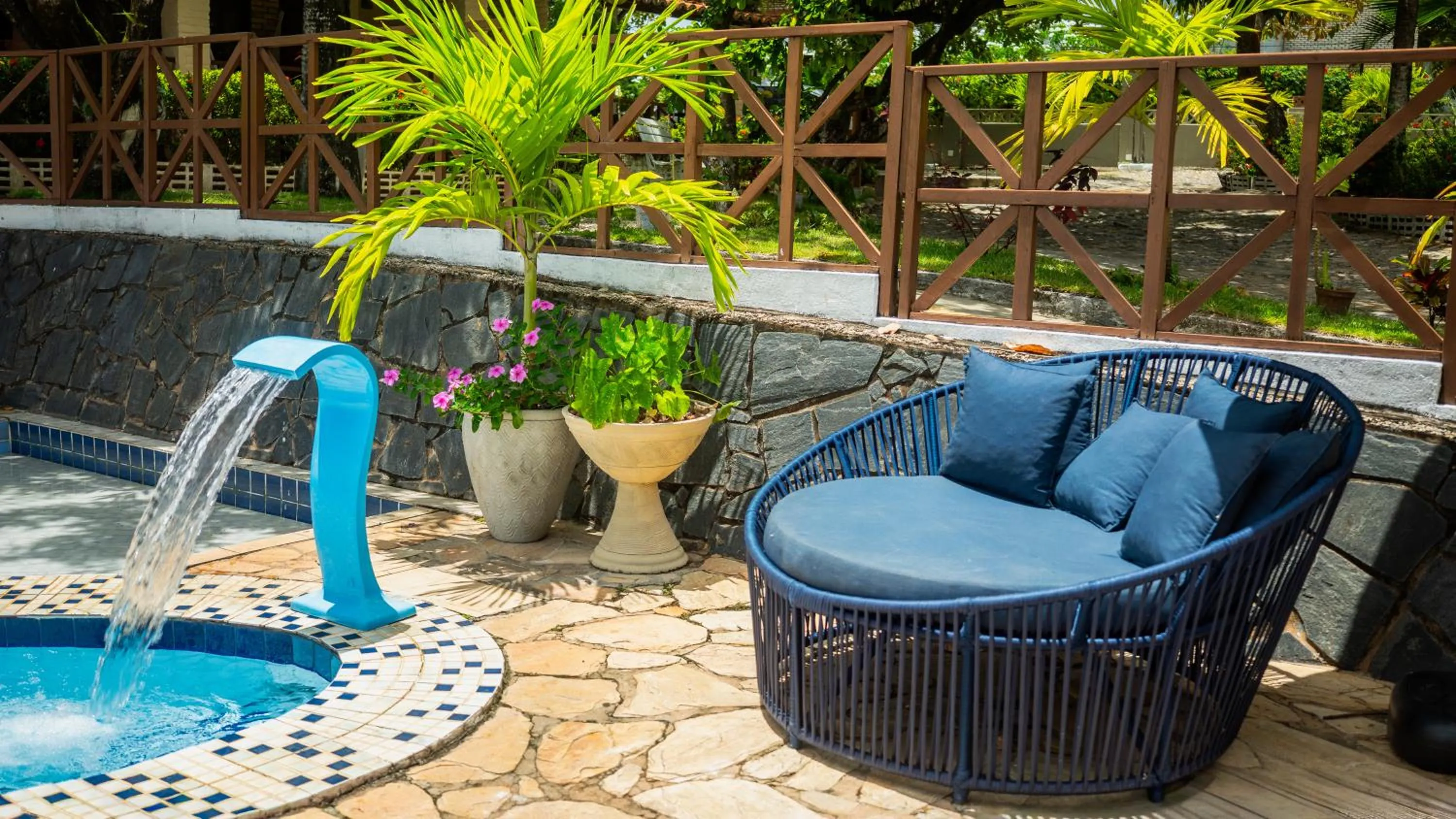 Swimming pool in Pousada Bicho Preguiça