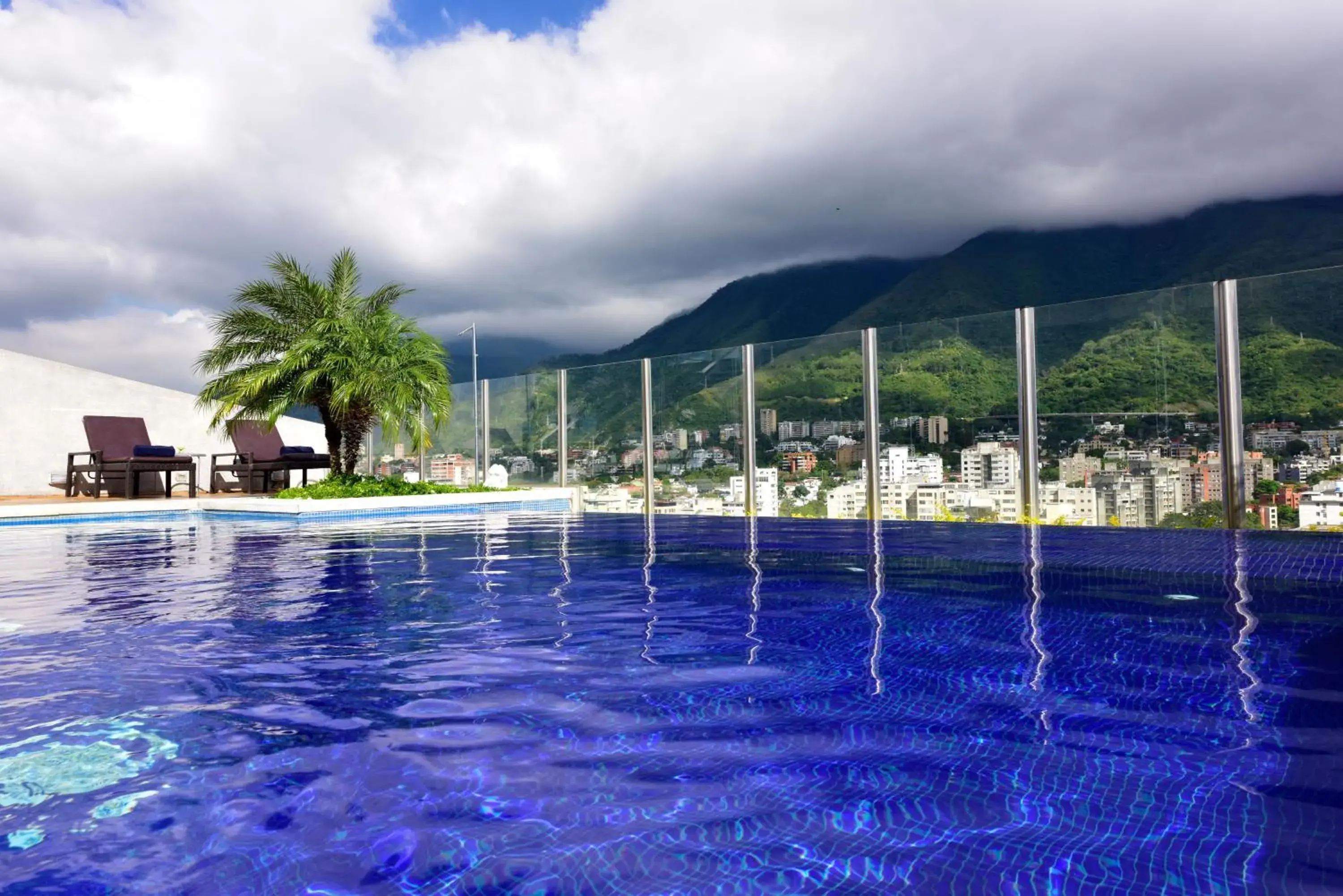 Swimming pool in Pestana Caracas Premium City & Conference Hotel Swimming pool in Pestana Caracas Premium City & Conference Hotel