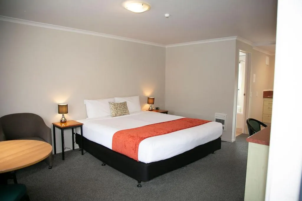 Bed in Bella Vista Motel Hamilton