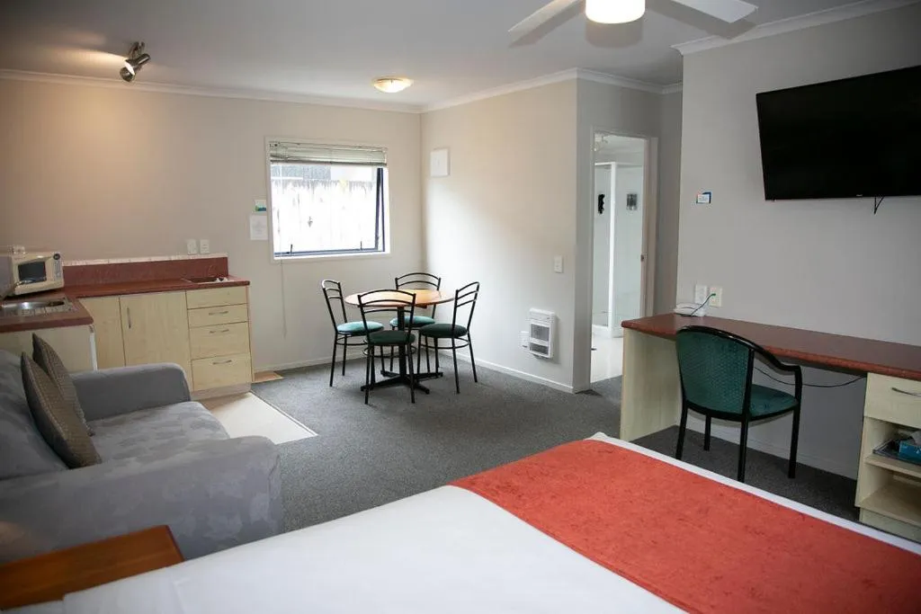 Bed in Bella Vista Motel Hamilton