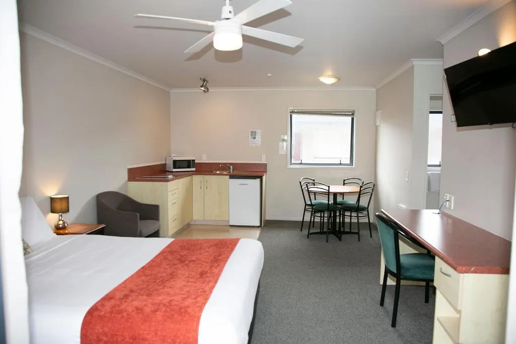 Bed in Bella Vista Motel Hamilton