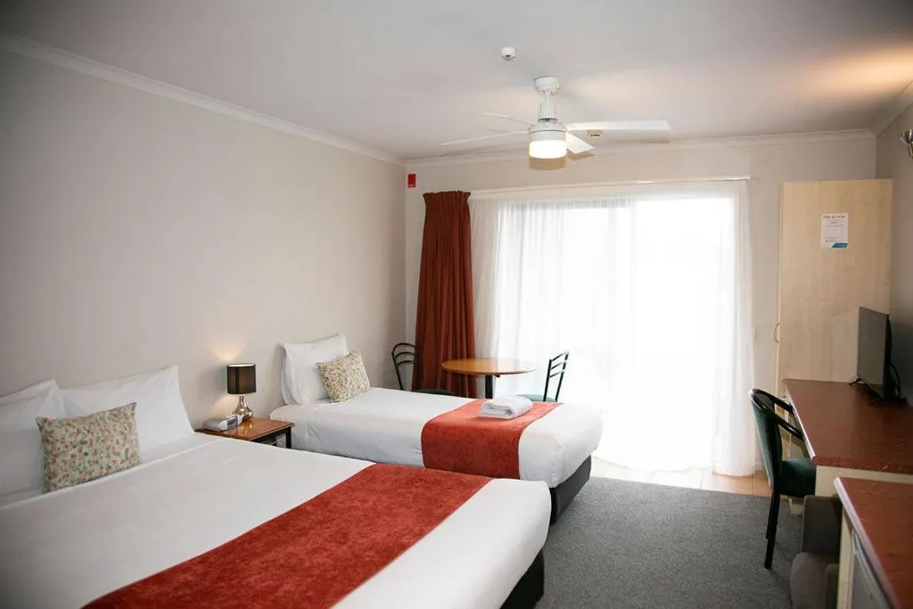 Bed in Bella Vista Motel Hamilton