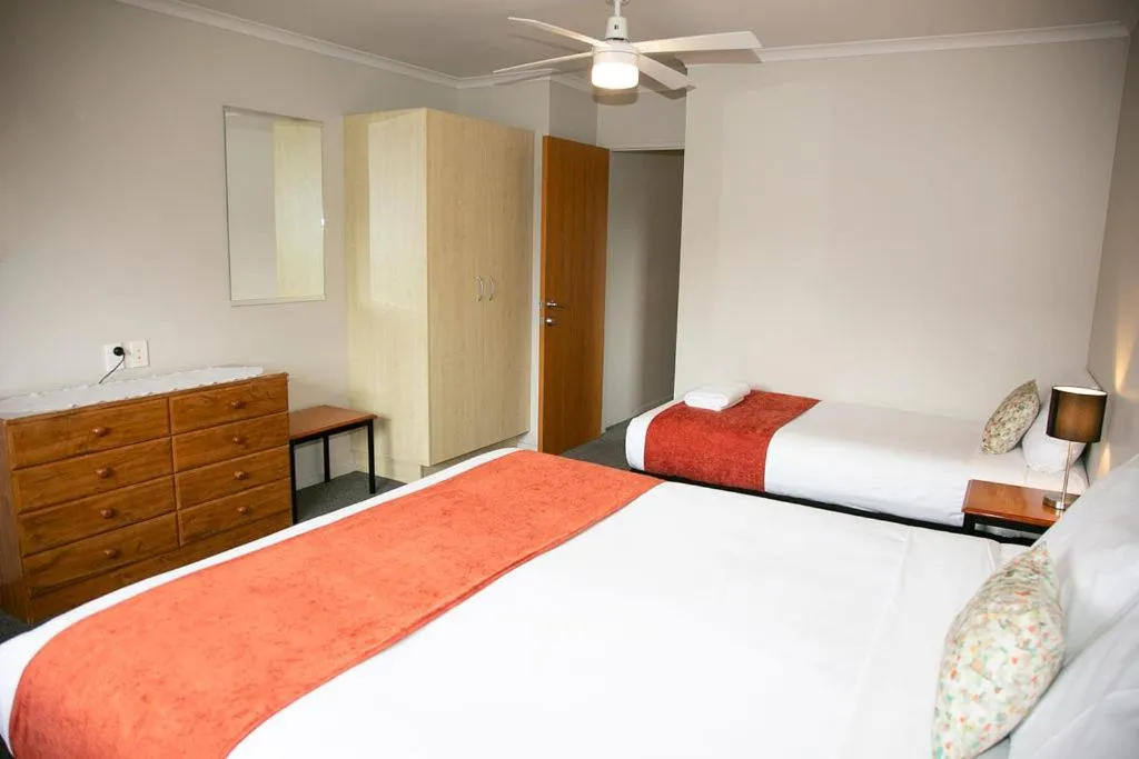 Bed in Bella Vista Motel Hamilton