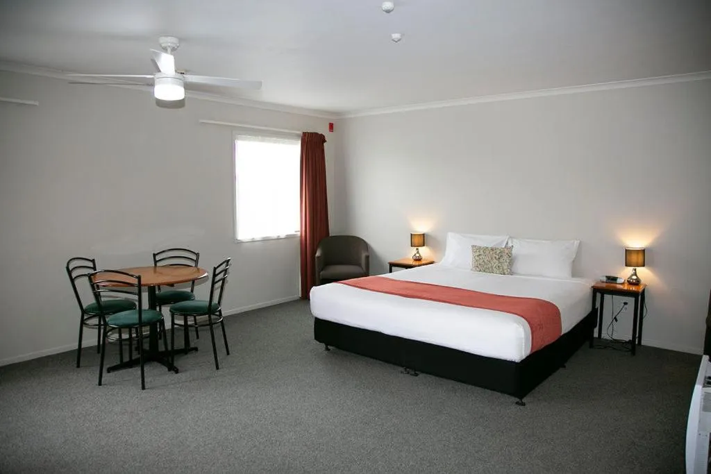 Bed in Bella Vista Motel Hamilton