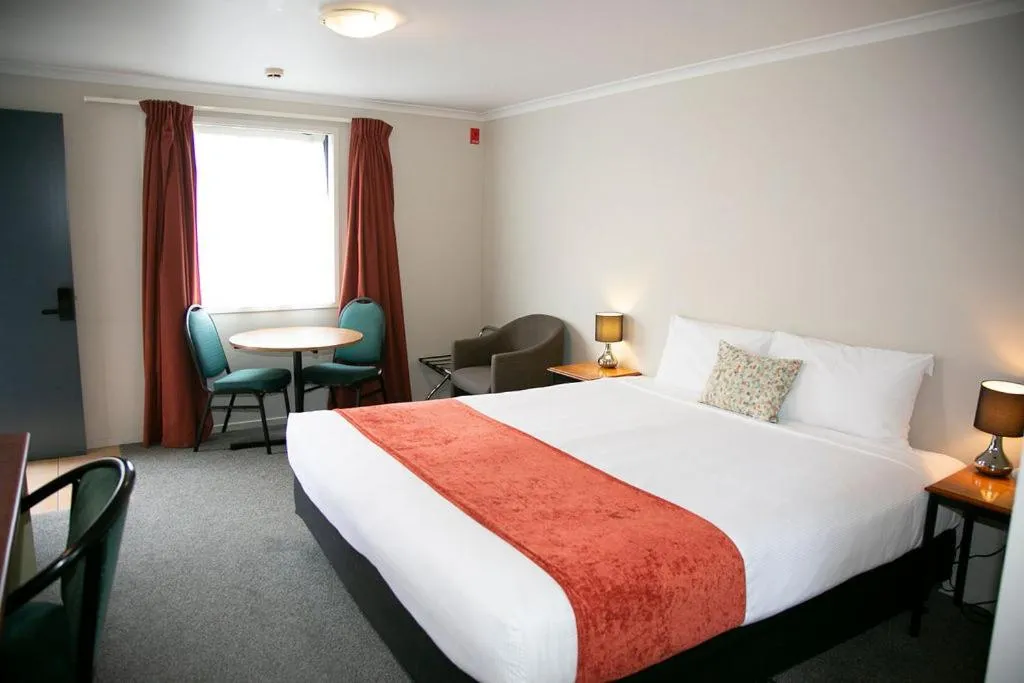 Bed in Bella Vista Motel Hamilton