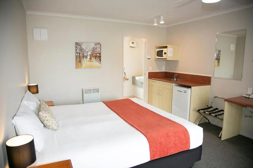 Bed in Bella Vista Motel Hamilton