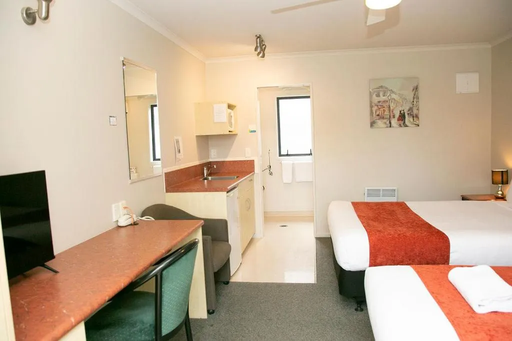 Bed in Bella Vista Motel Hamilton