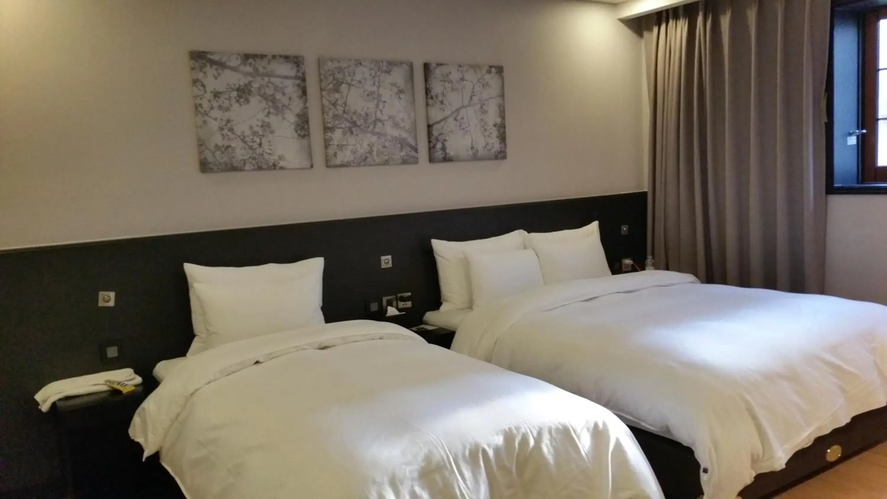 Photo of the whole room, Bed in Kobos Hotel Photo of the whole room, Bed in Kobos Hotel