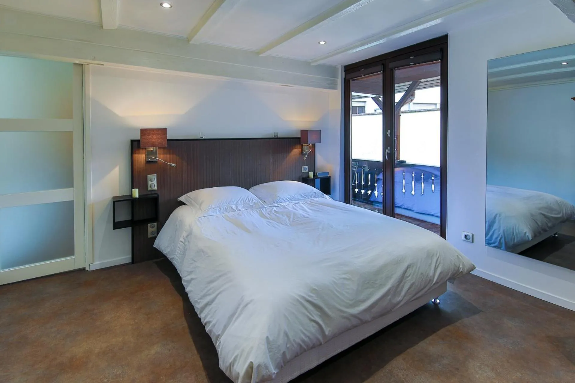 Bed in Suites Residences Spa