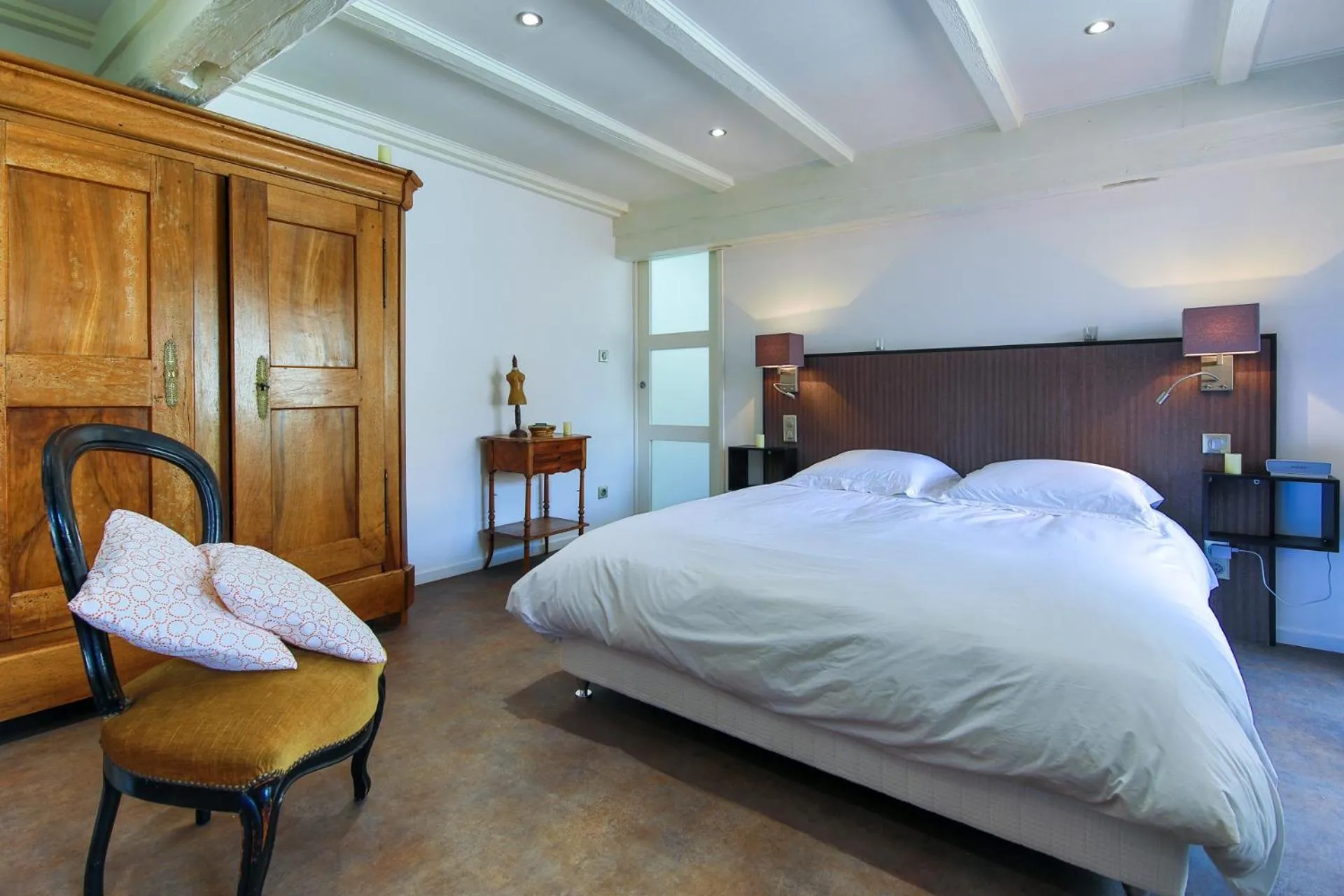 Bed in Suites Residences Spa
