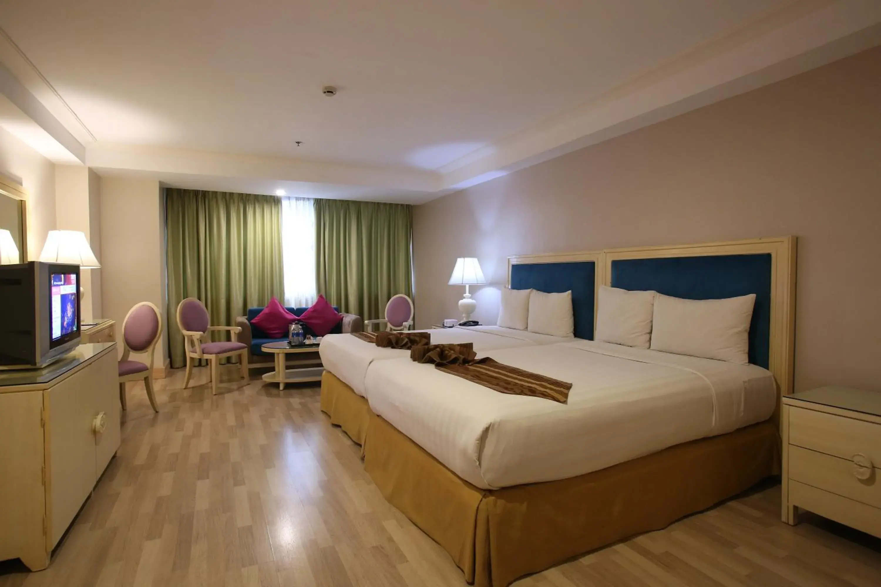 Bed in Crown Regency Hotel & Towers Bed in Crown Regency Hotel & Towers