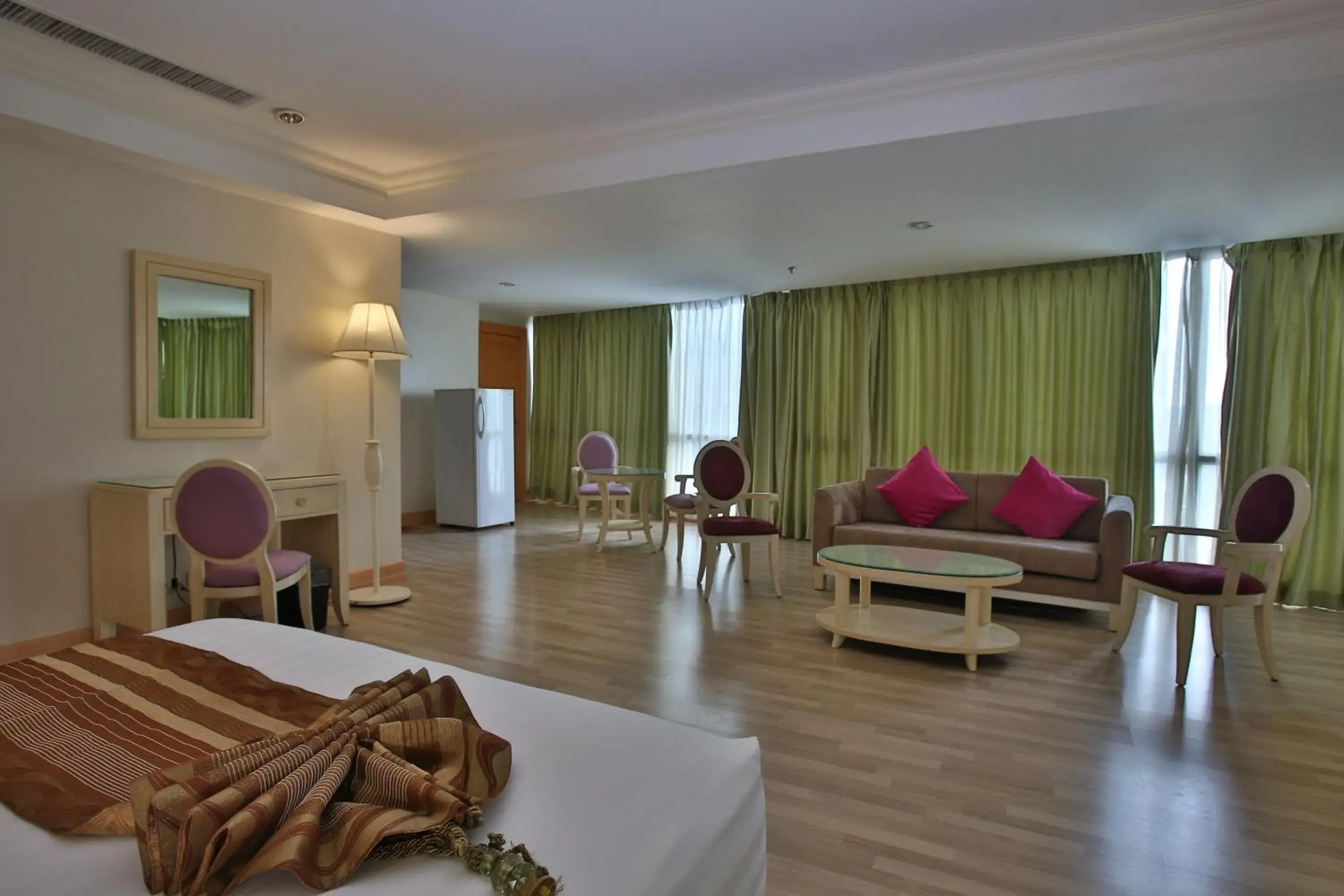 Bed in Crown Regency Hotel & Towers Bed in Crown Regency Hotel & Towers